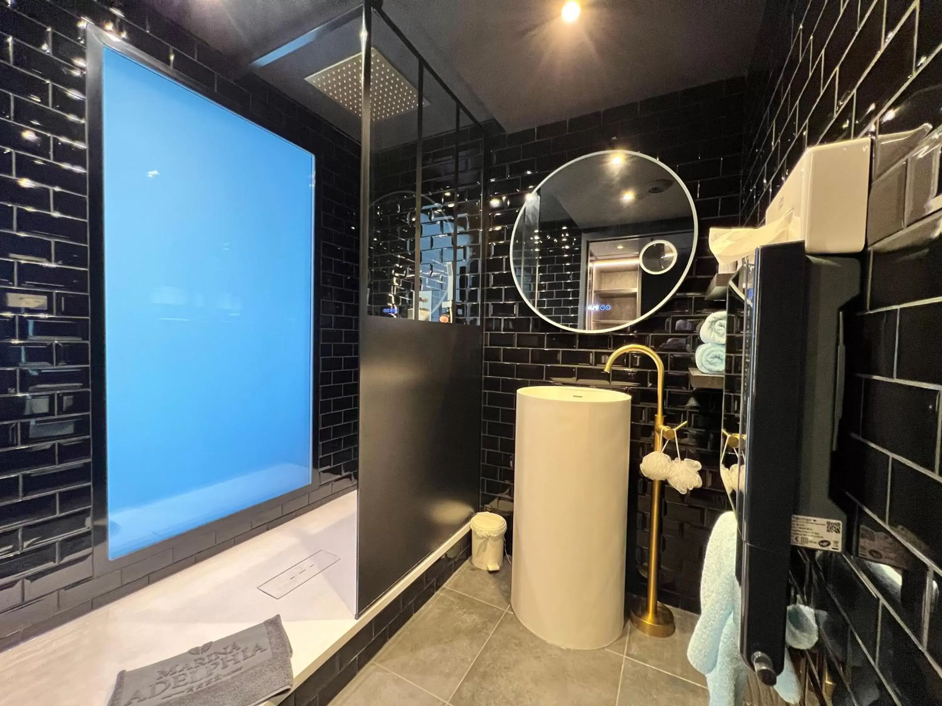 Shower, Bathroom in Hotel & Spa Marina d'Adelphia