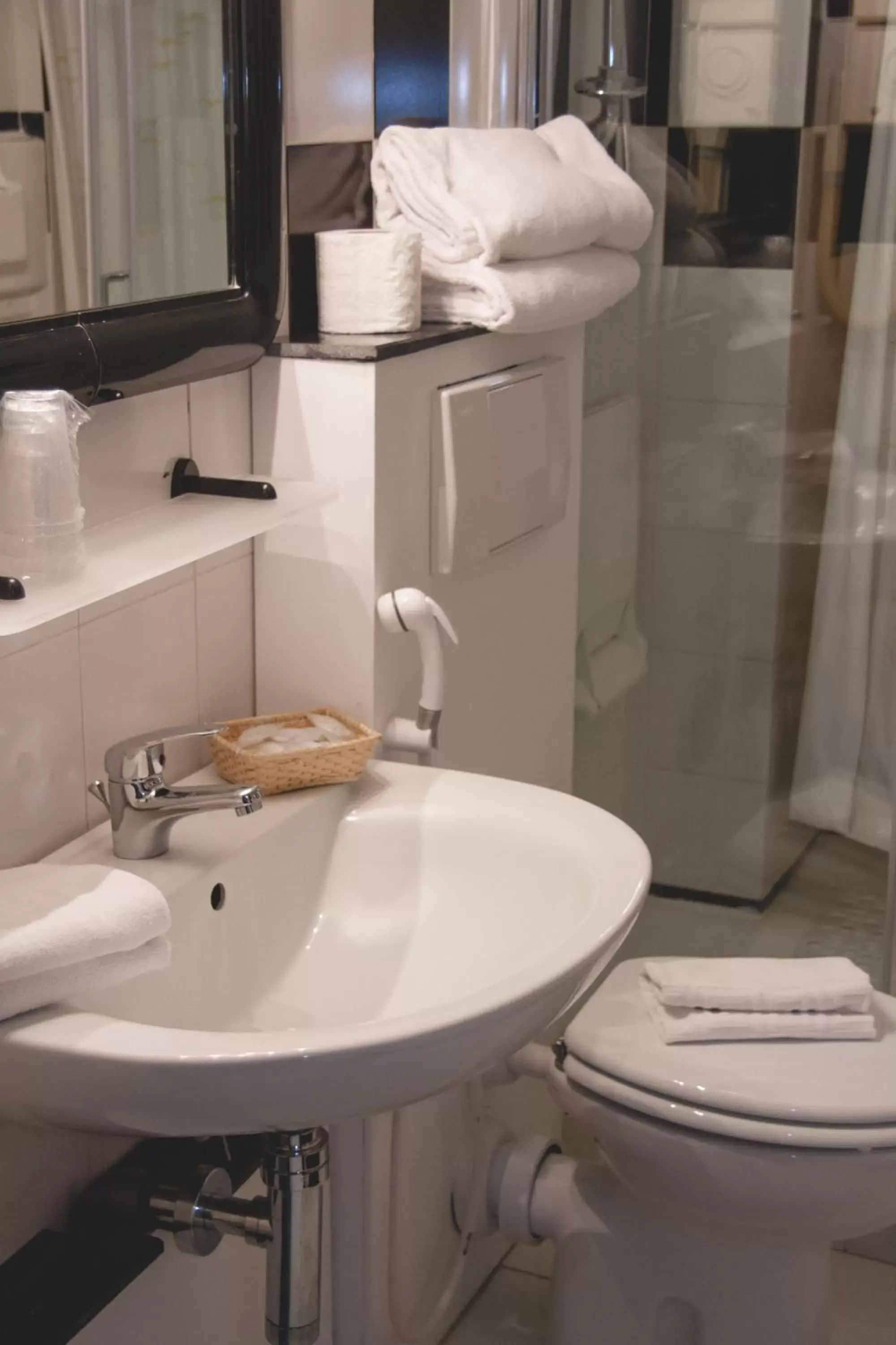 Bathroom in Hotel Letizia