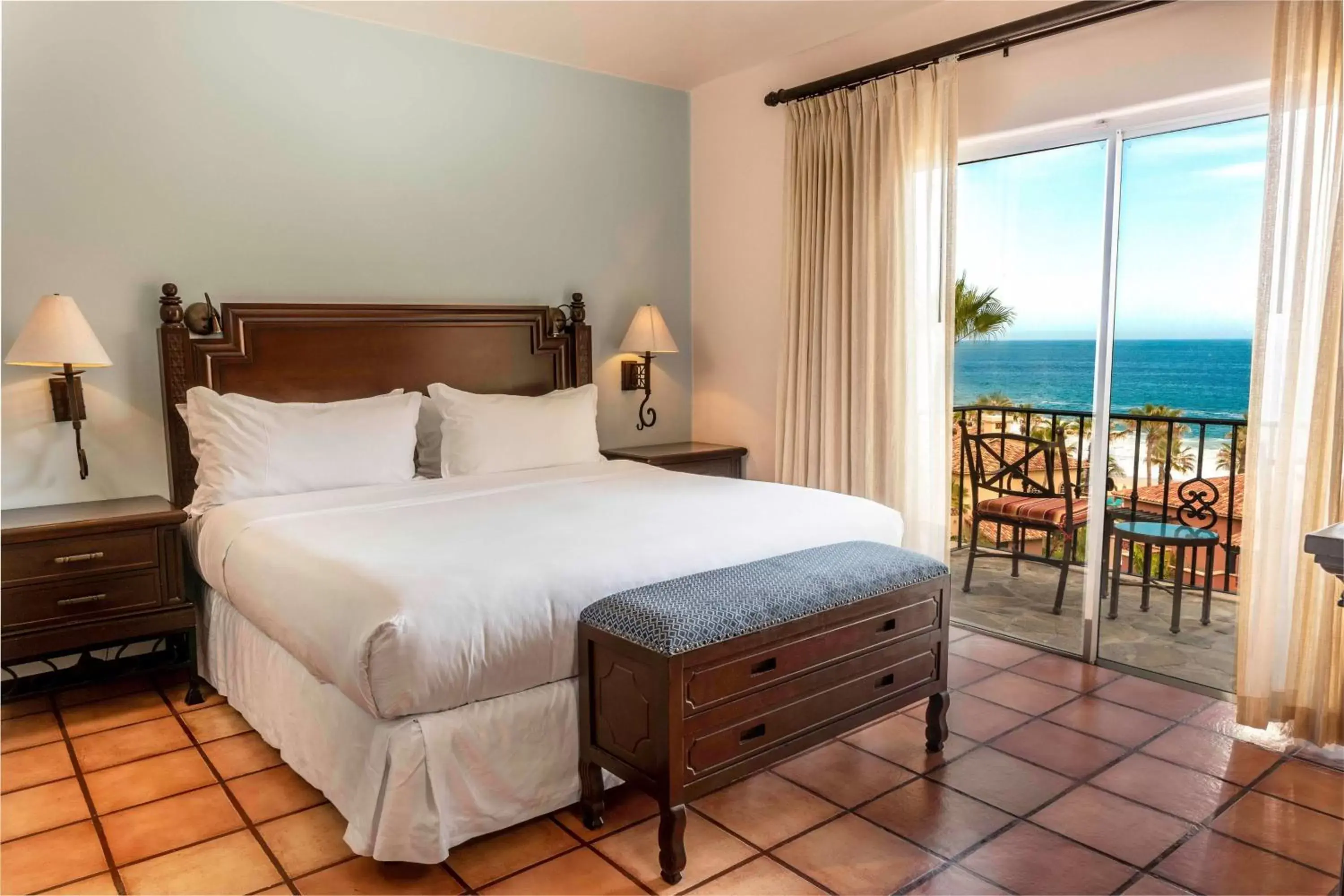 Photo of the whole room, Bed in Hacienda del Mar Los Cabos