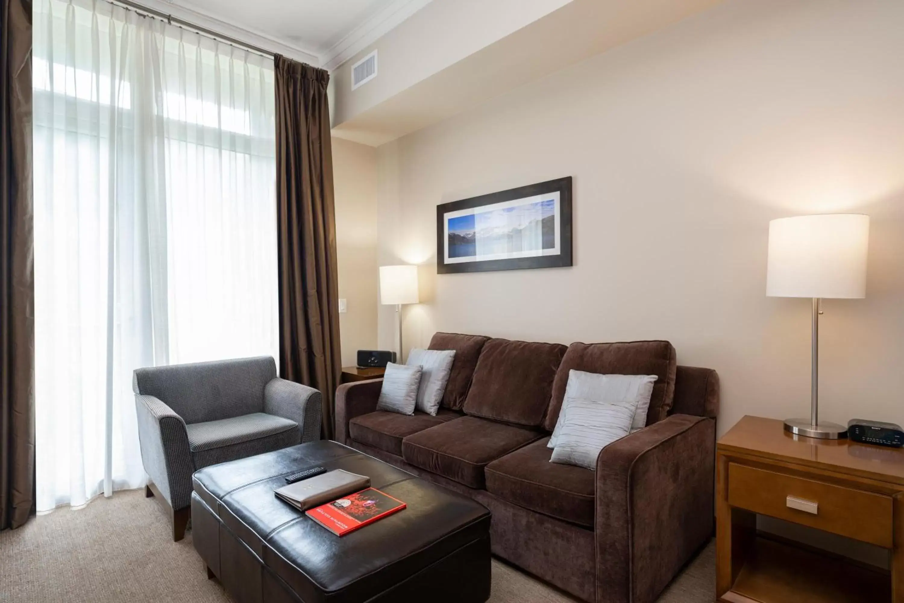 Photo of the whole room, Seating Area in Sutton Place Hotel Revelstoke Mountain Resort