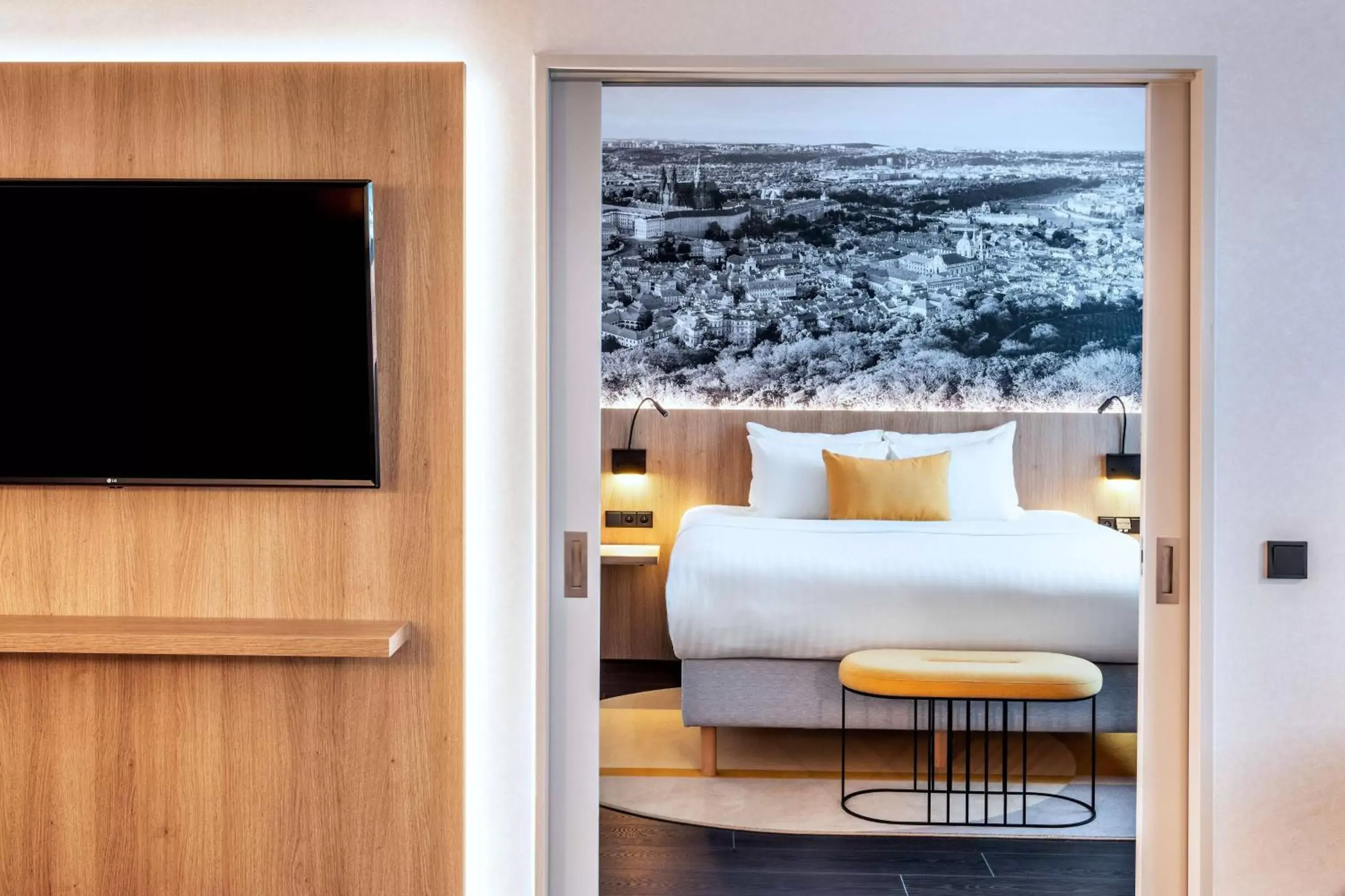 Bedroom, Bed in Courtyard by Marriott Prague Airport