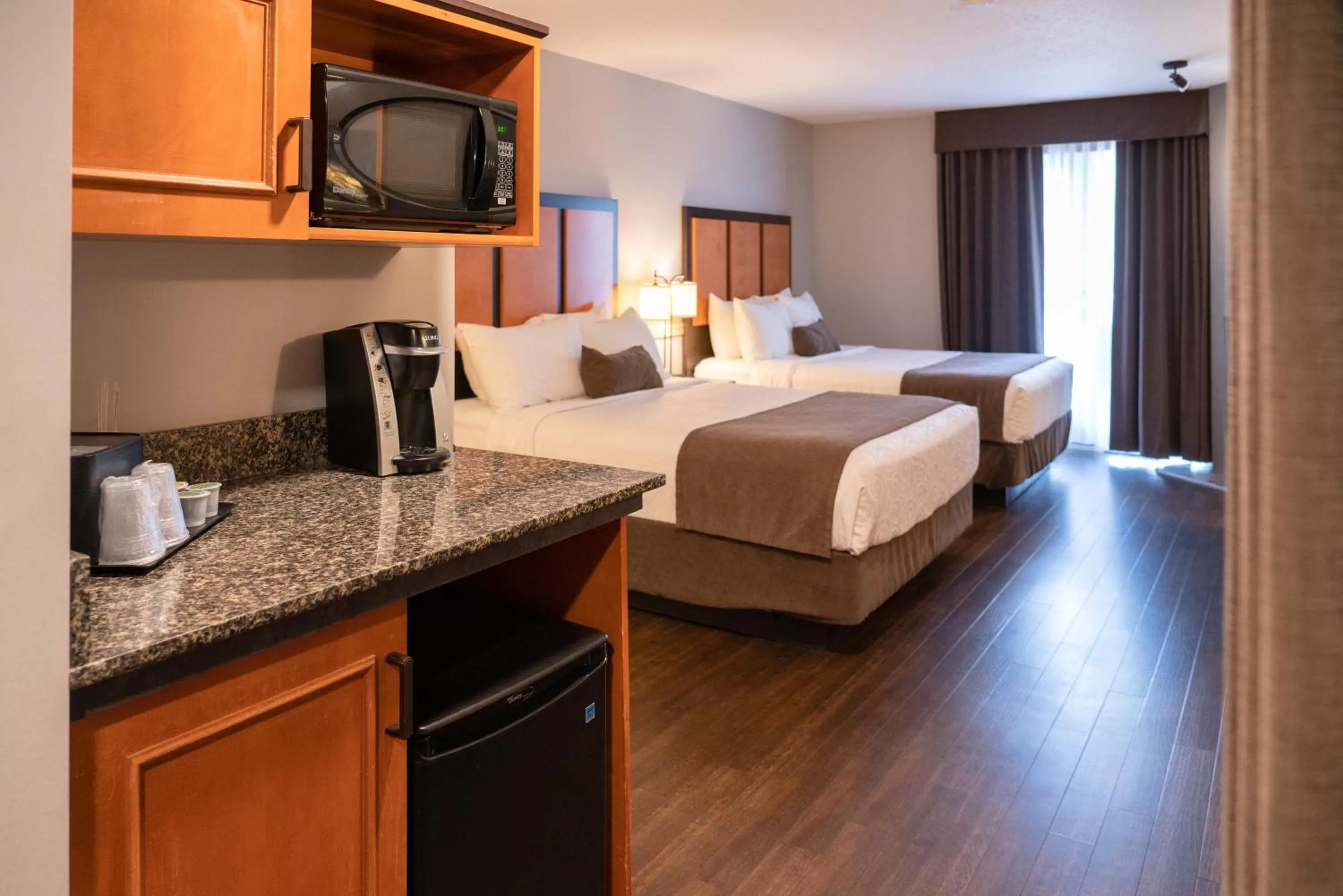 Photo of the whole room, Bed in Pocaterra Inn & Waterslide