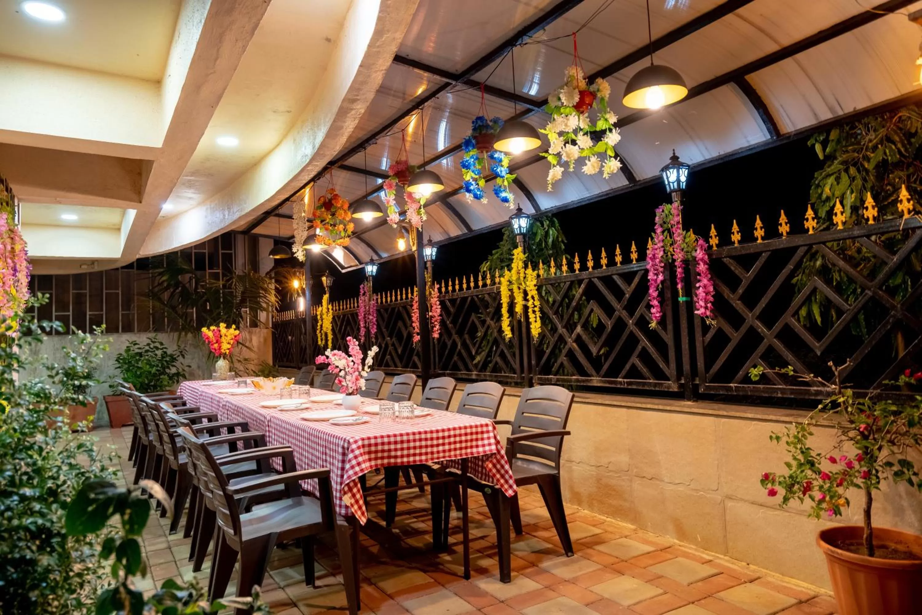 Restaurant/Places to Eat in Pooja Villa Suites-Rooms and Pool, Igatpuri