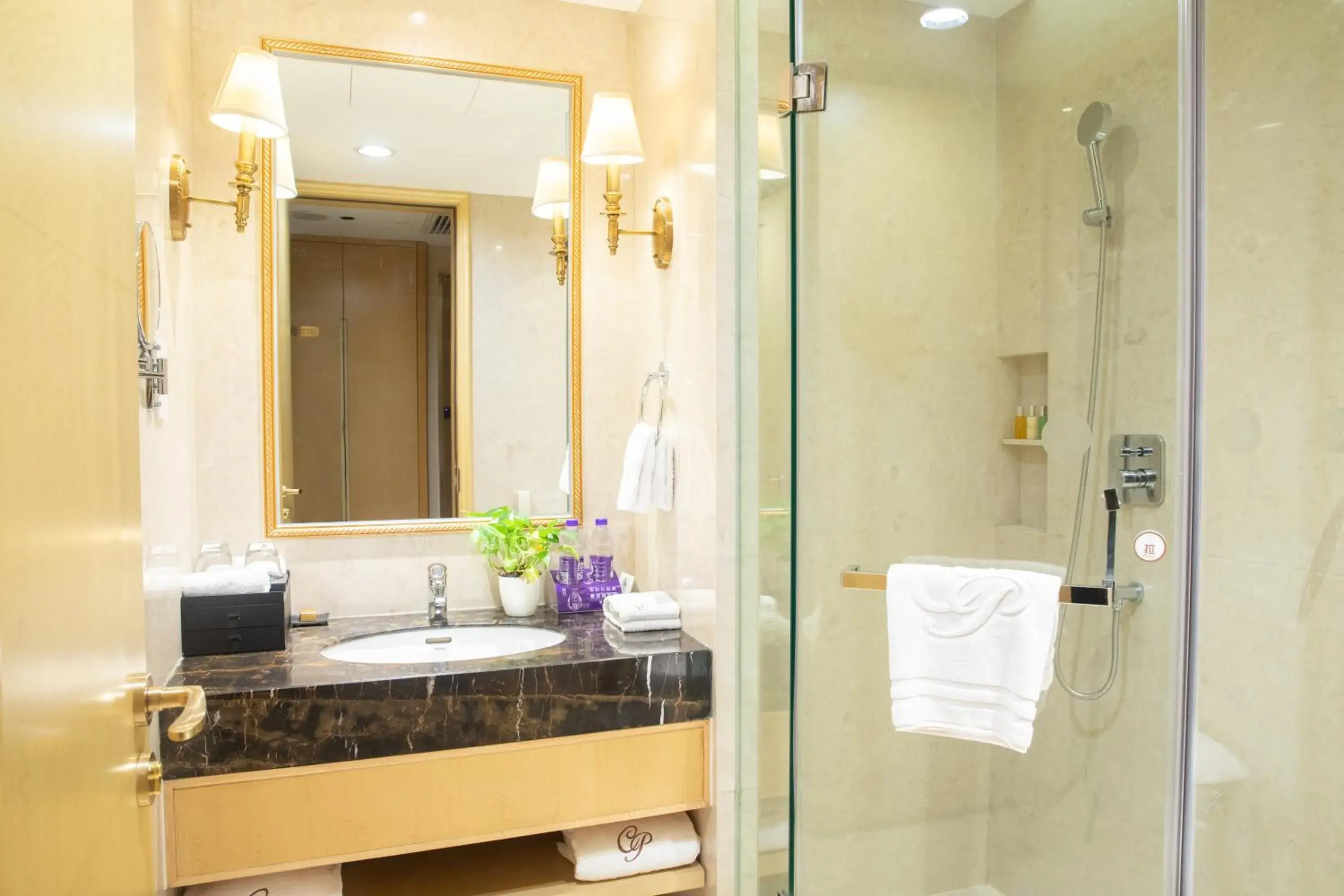 Bathroom in Holiday Inn Foshan Nanhai Central, an IHG Hotel