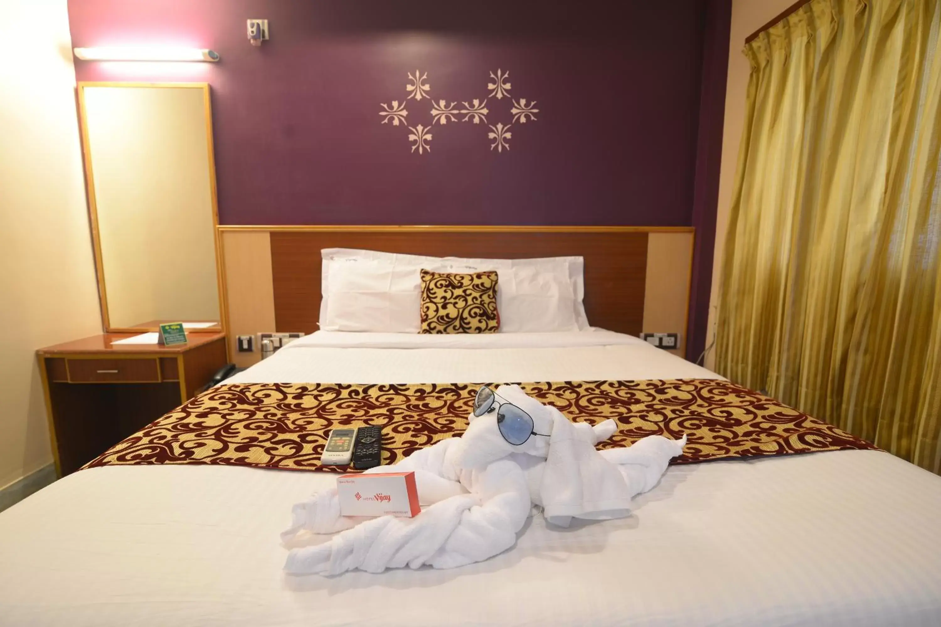 Bedroom, Bed in Hotel Vijay