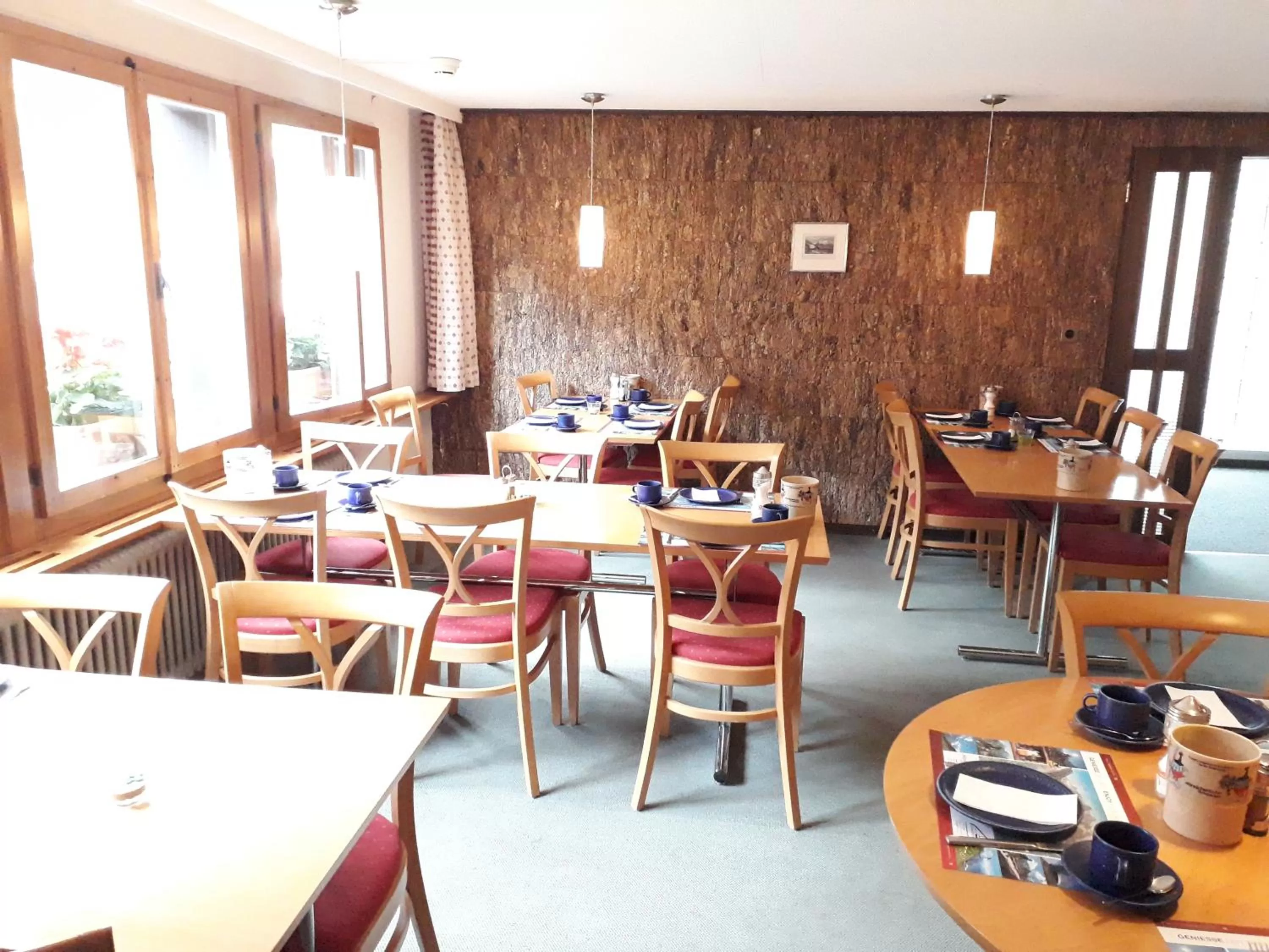 Restaurant/places to eat in Hotel Tschuggen