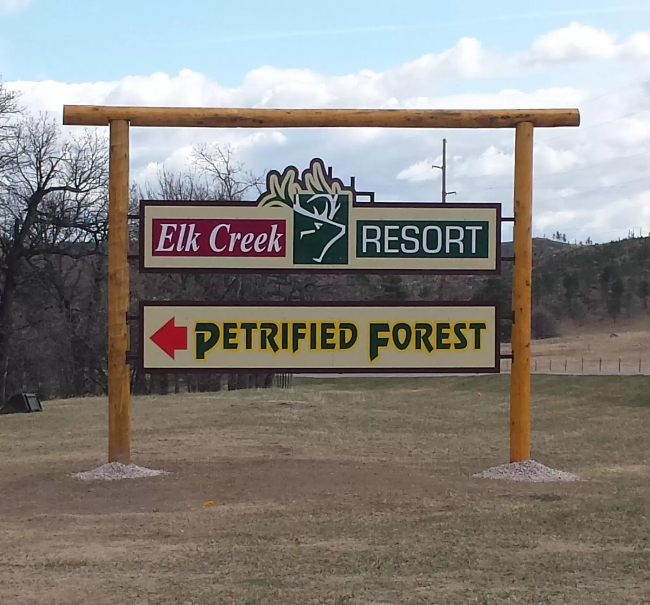 Property Logo/Sign in Elk Creek Resort