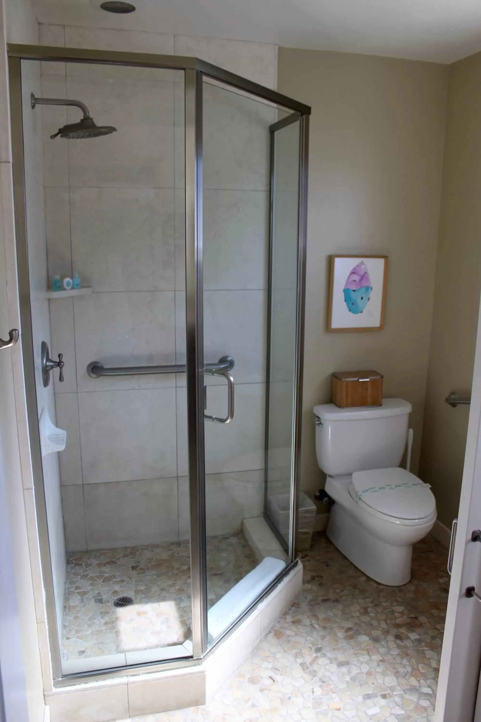 Shower, Bathroom in Cambria Shores Inn