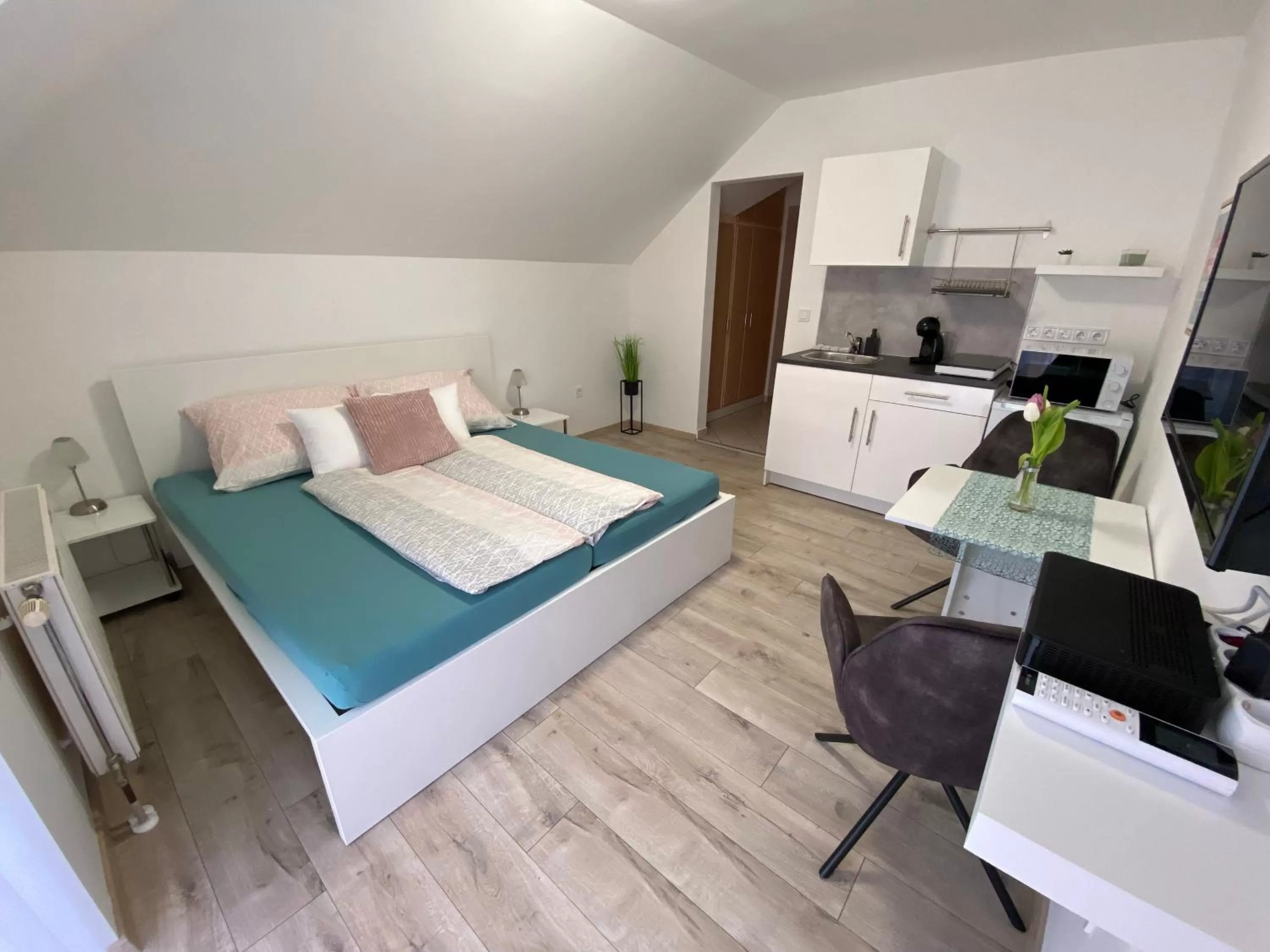 Photo of the whole room, Bed in Villa Tara Bük