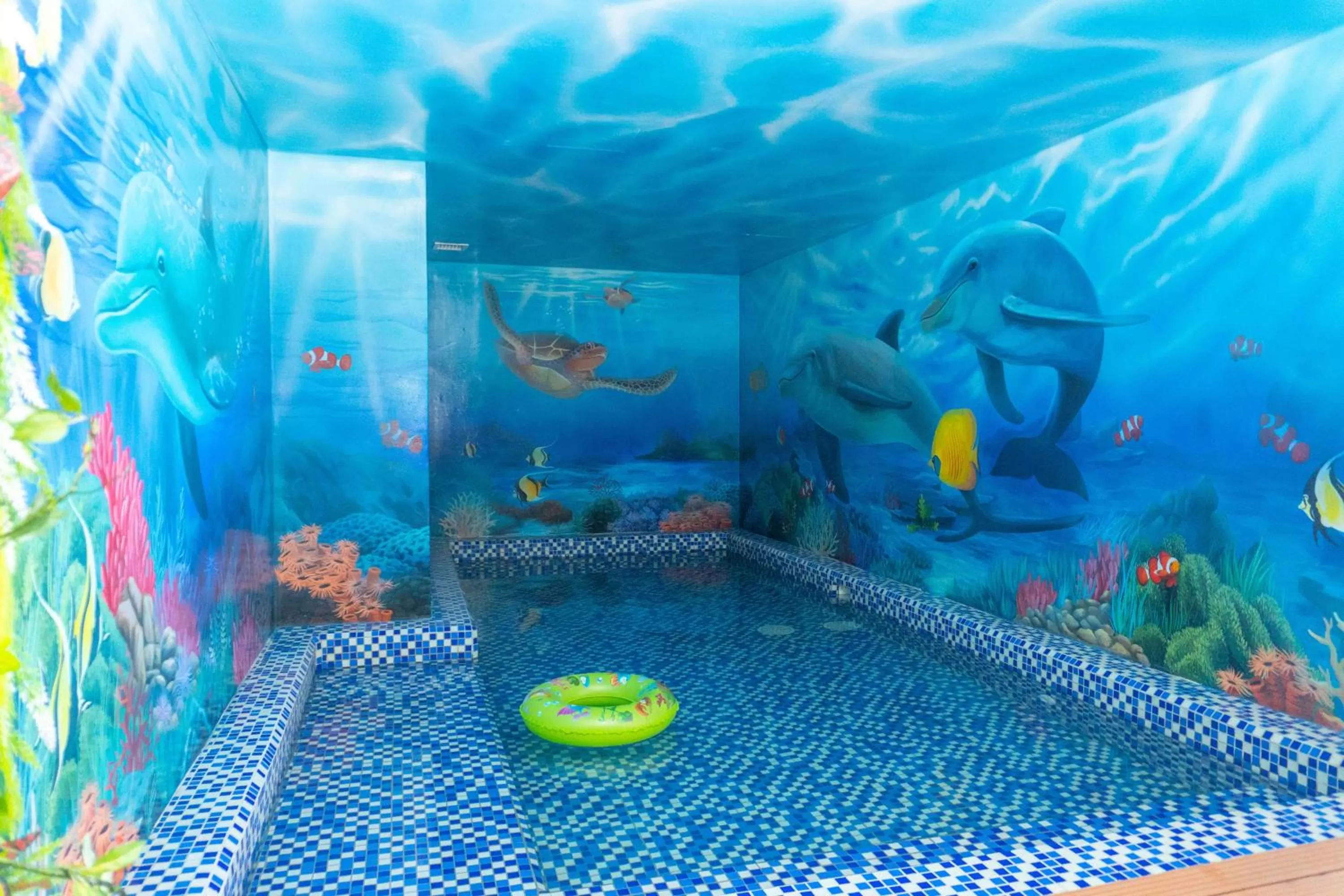 Swimming pool in Queen Ann Nha Trang Hotel