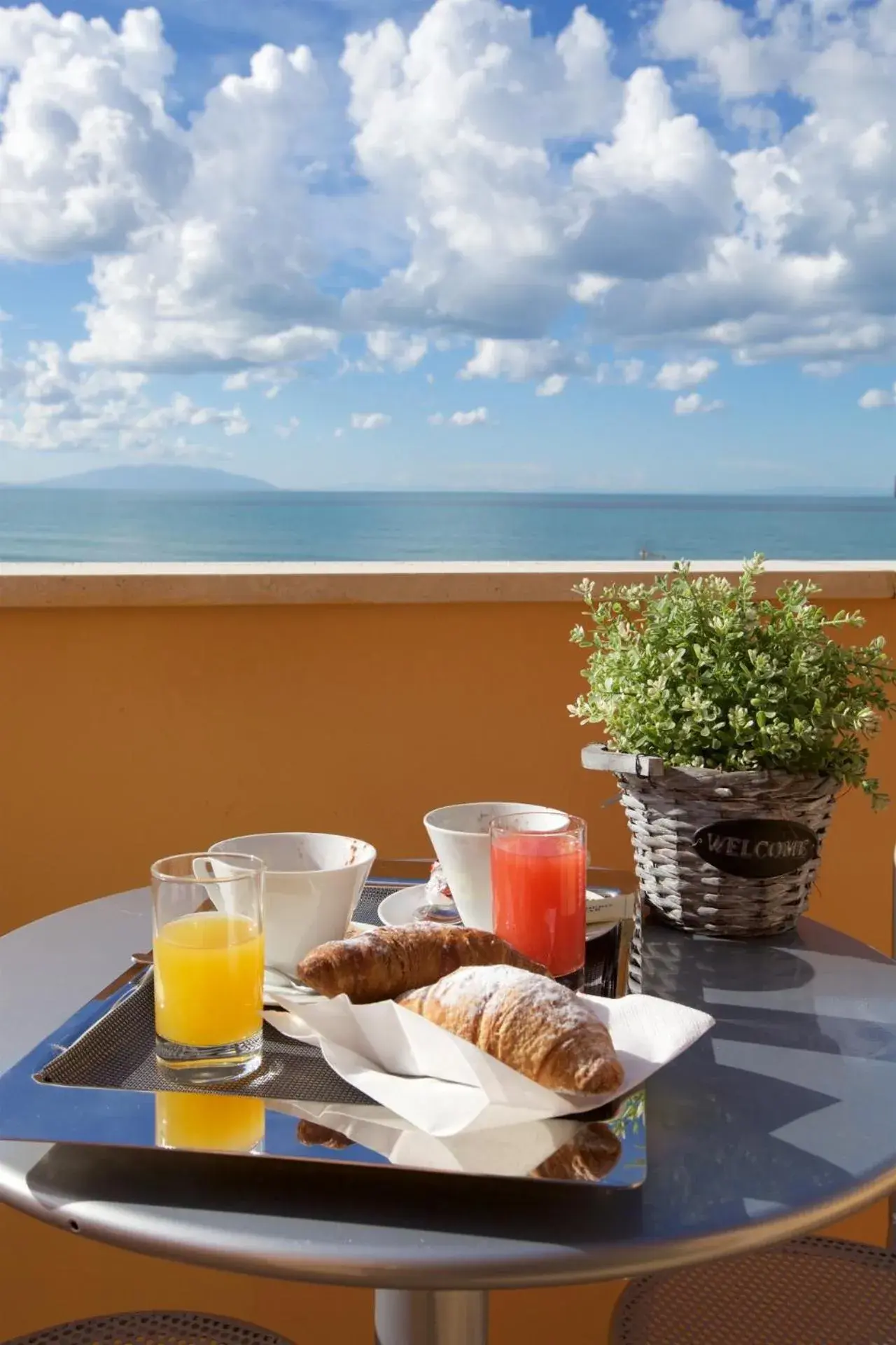 Breakfast in Hotel il Delfino