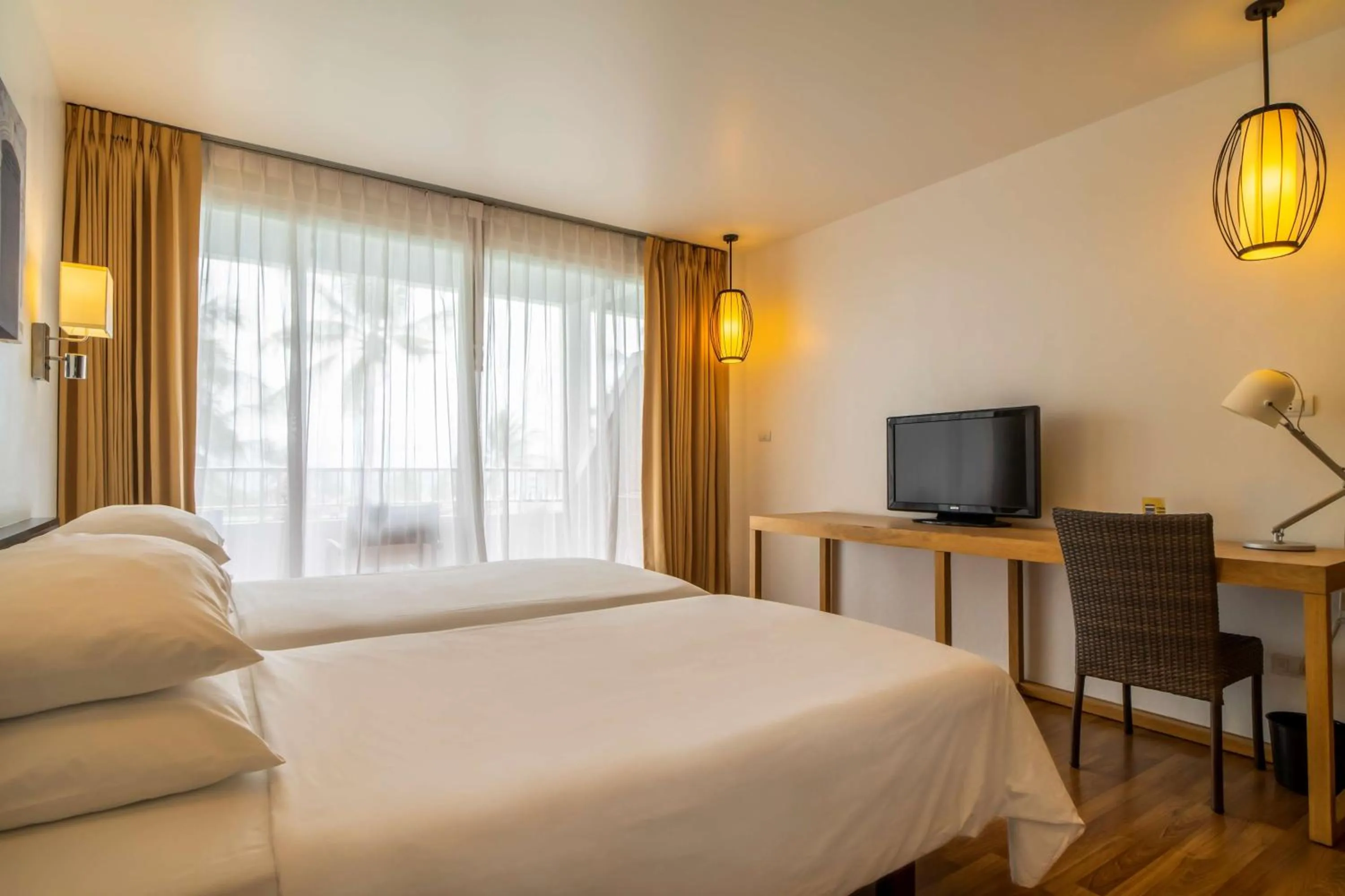 Bedroom, Bed in Best Western Phuket Ocean Resort