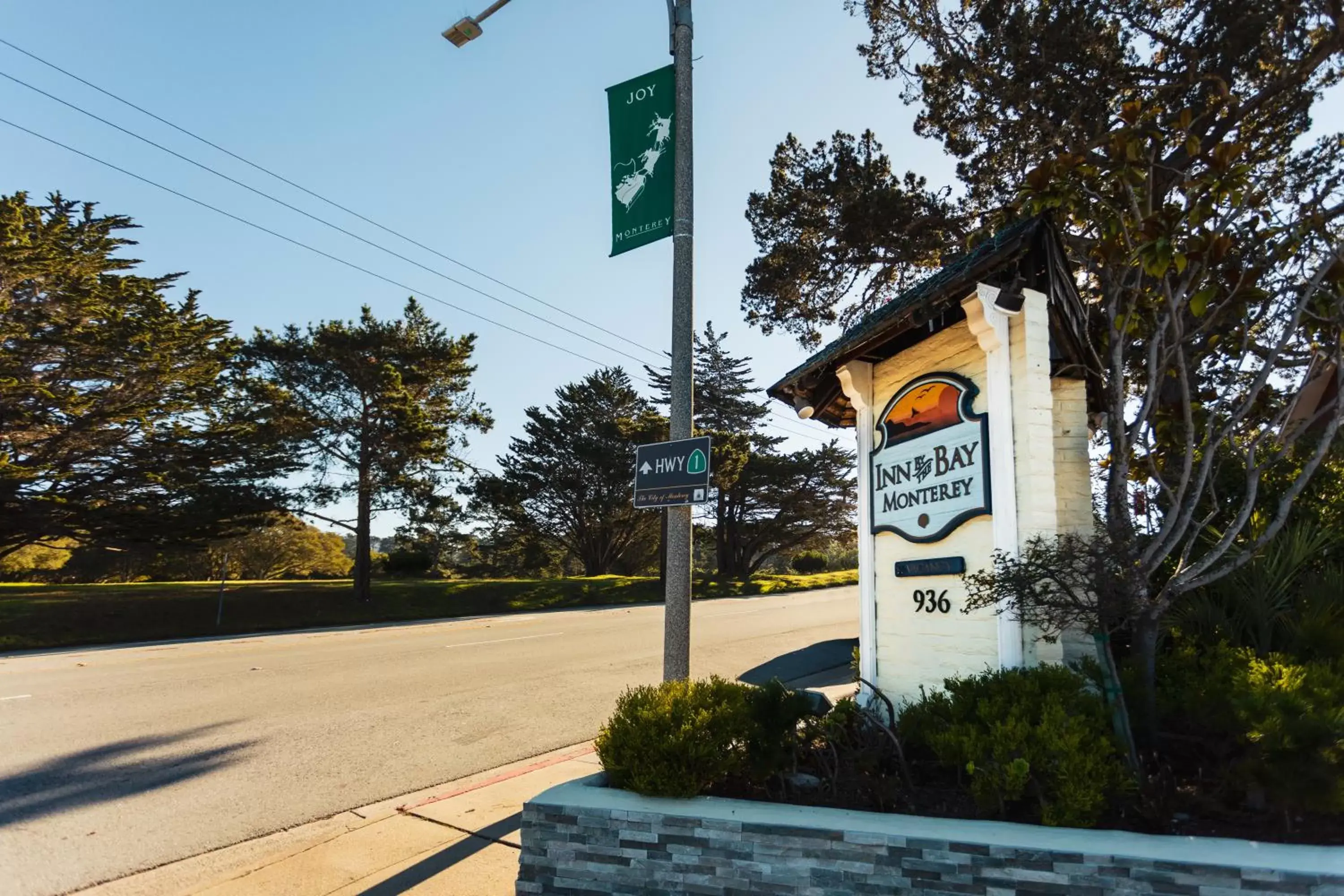 Facade/entrance, Property Logo/Sign in Inn By the Bay Monterey