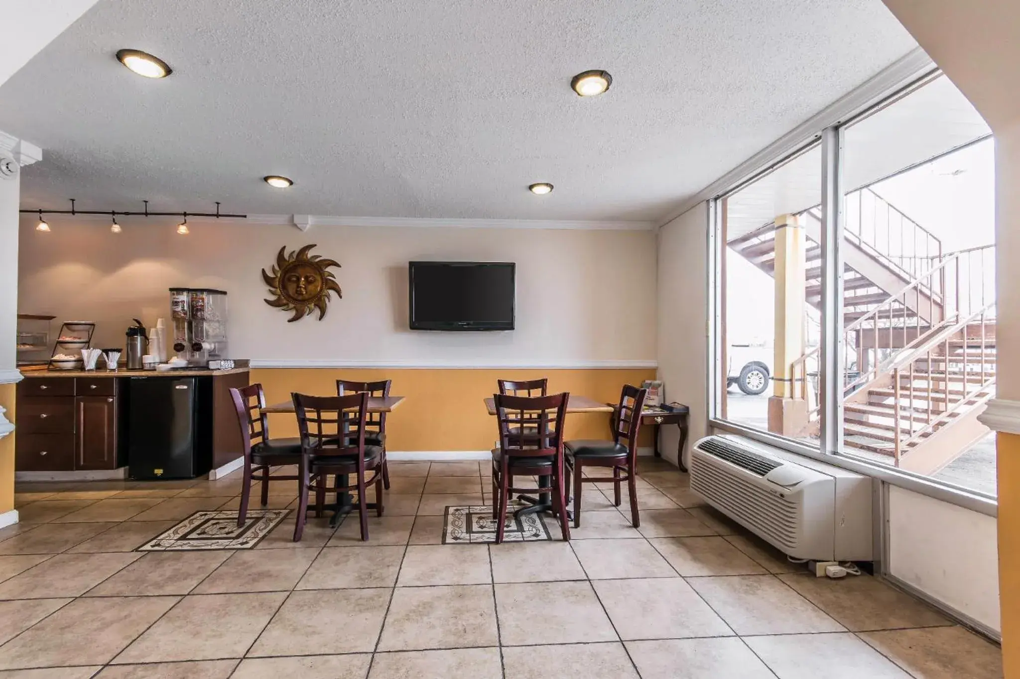 Continental breakfast in Rodeway Inn Hopkinsville Continental breakfast in Rodeway Inn Hopkinsville