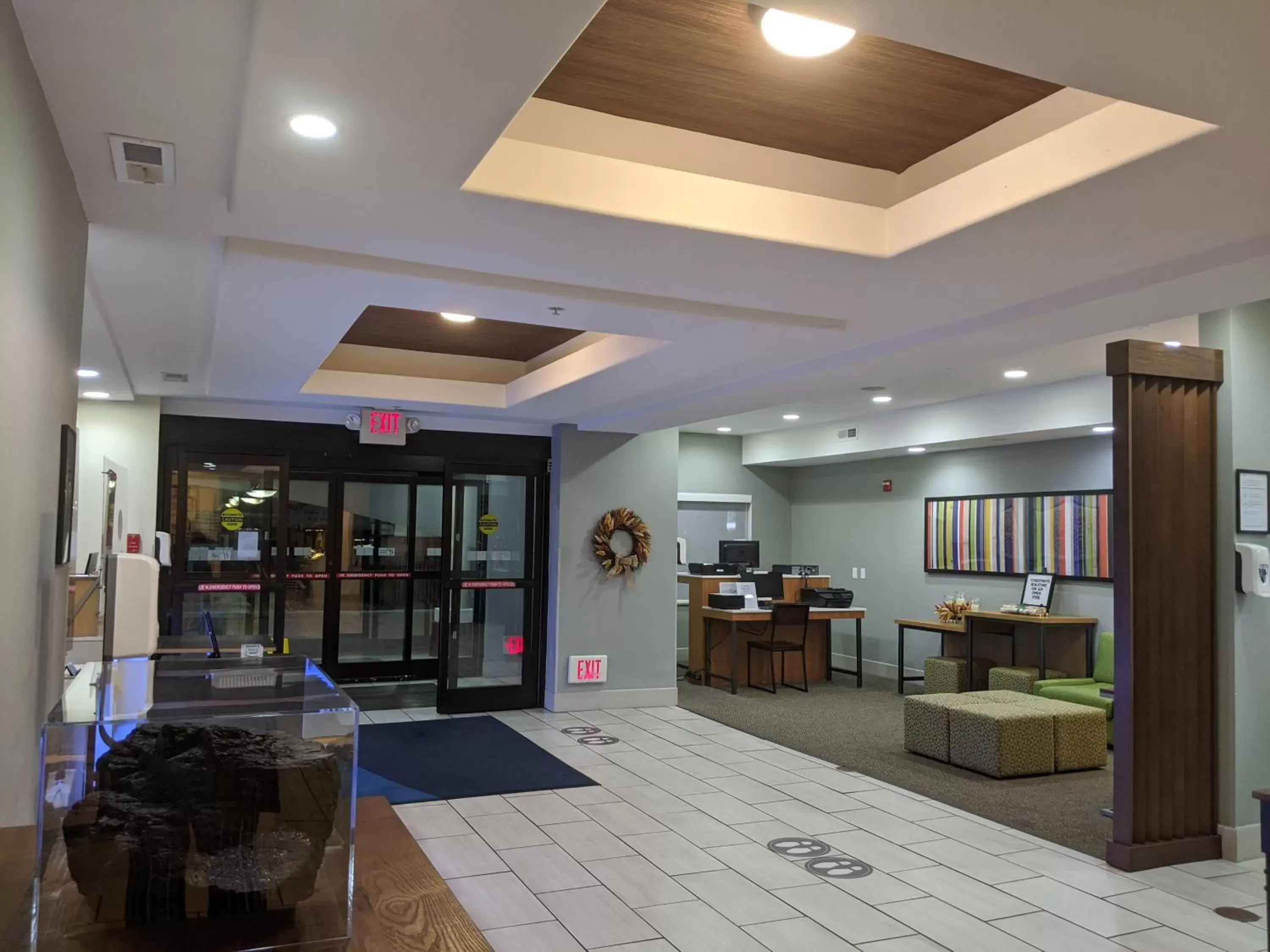 Property building, Lobby/Reception in Holiday Inn Express Hotel & Suites Claypool Hill -Richlands Area, an IHG Hotel