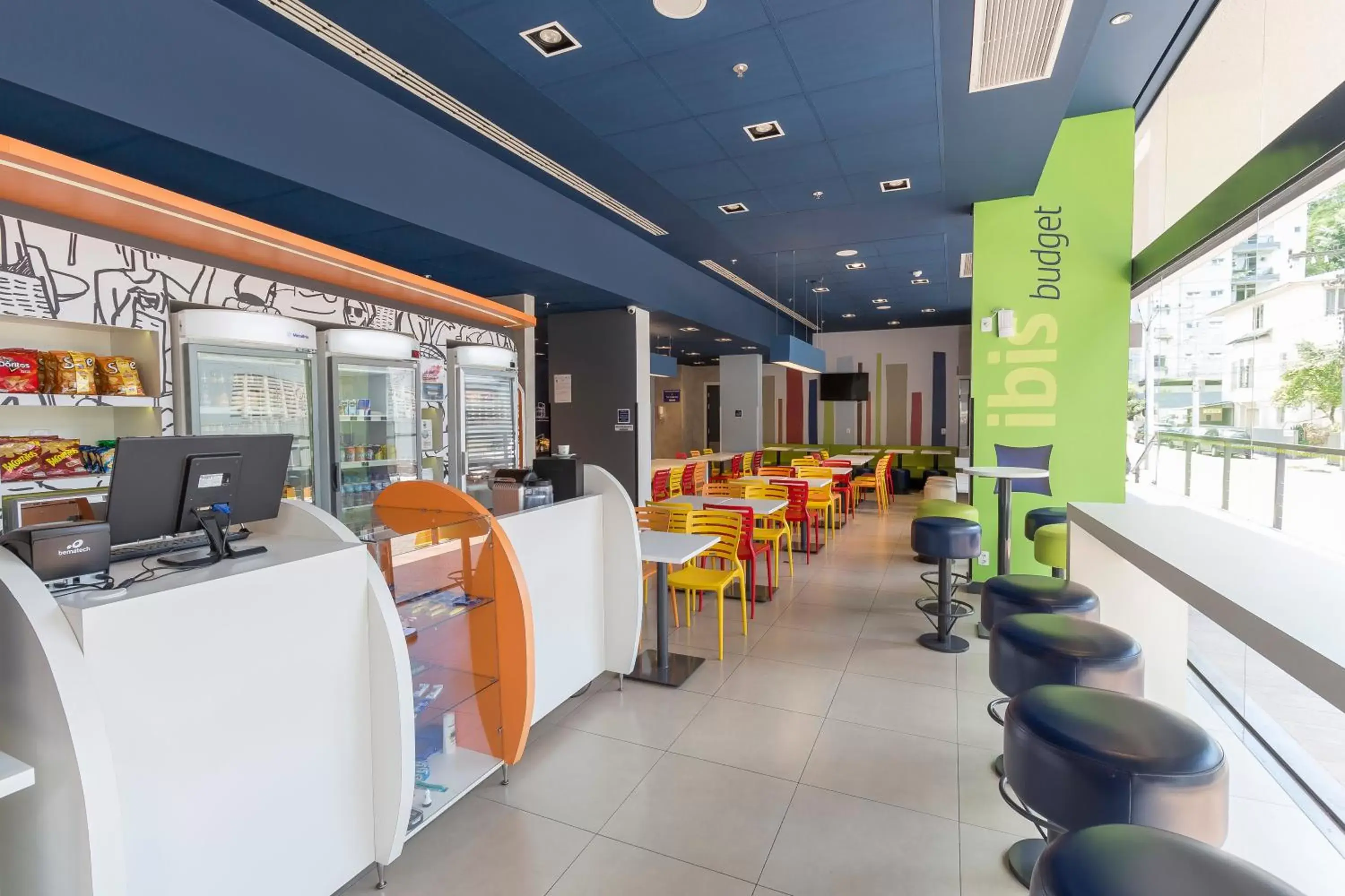 Restaurant/Places to Eat in ibis budget Blumenau