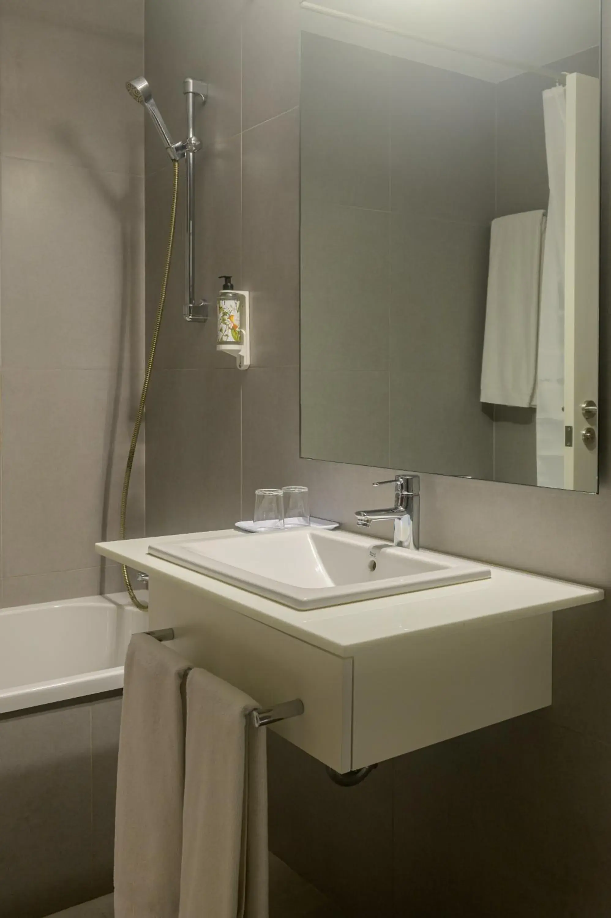 Bathroom in Hotel Torre Mar