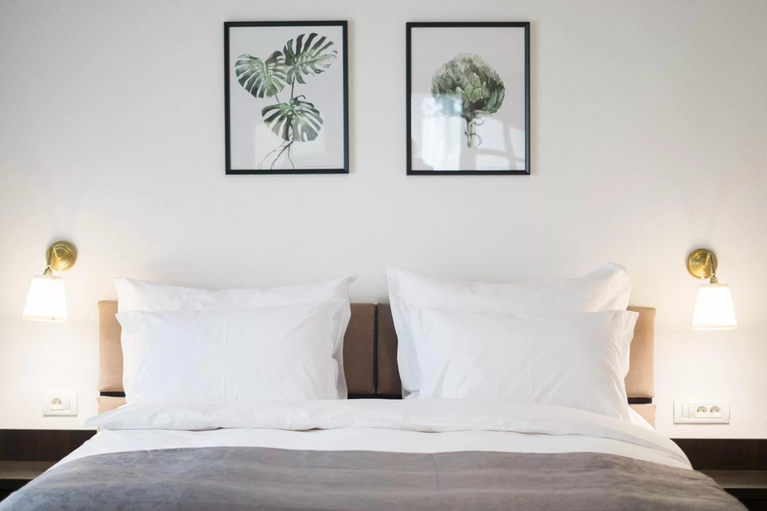 Bedroom, Bed in Nest