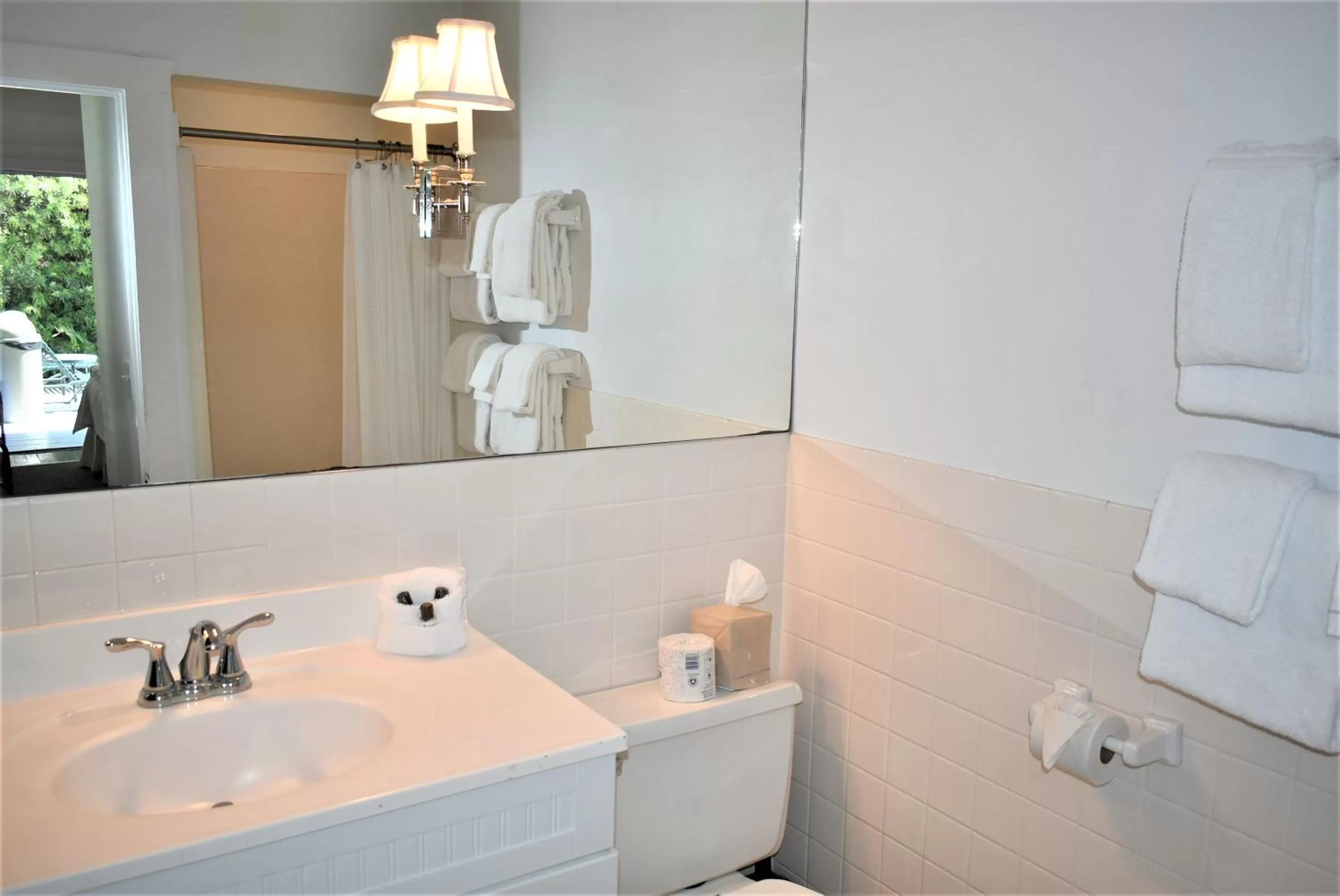 Bathroom in Simonton Court Historic Inn & Cottages