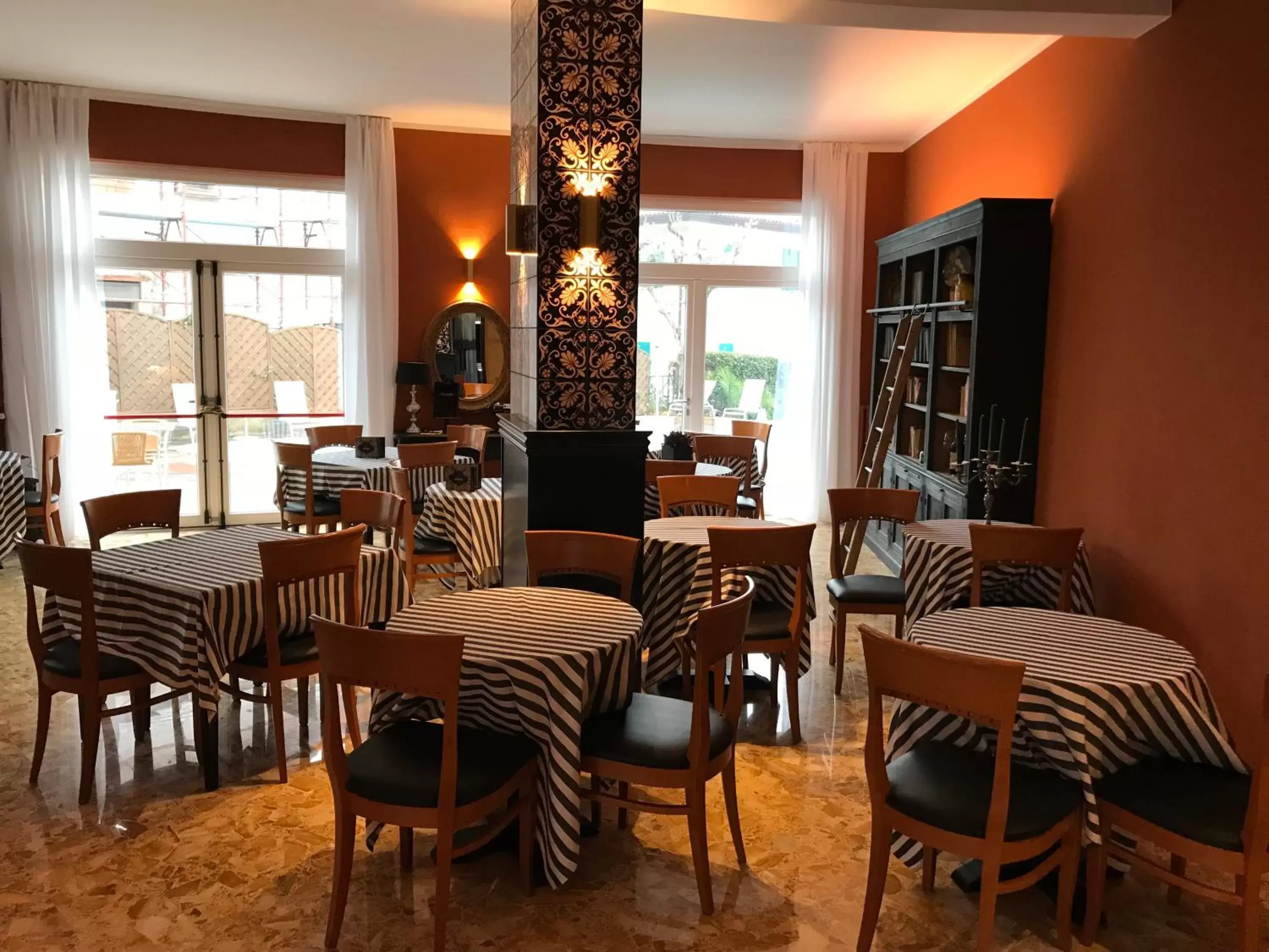 Restaurant/Places to Eat in Art Hotel Ventaglio