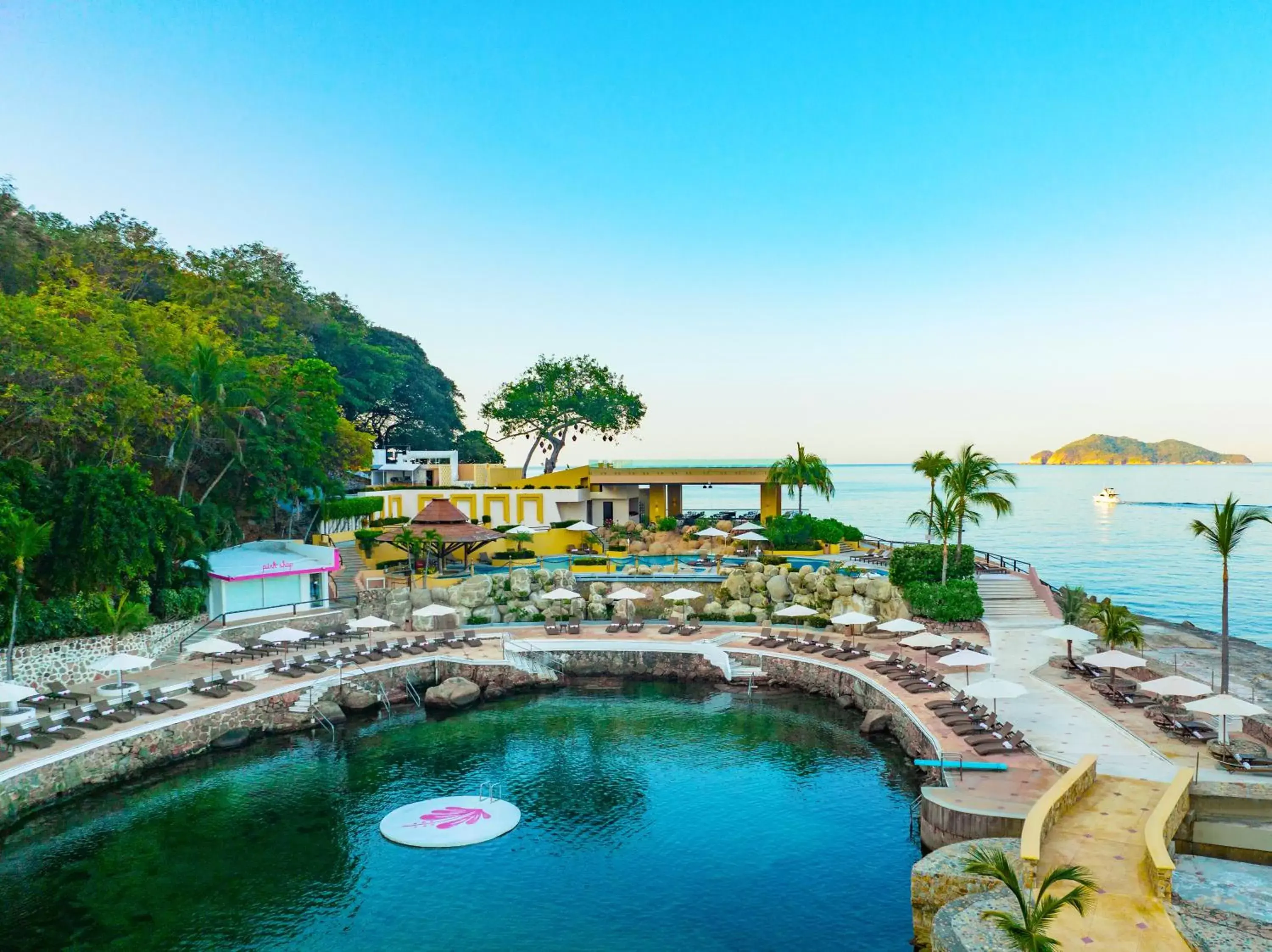 Swimming pool, Pool View in Las Brisas Acapulco