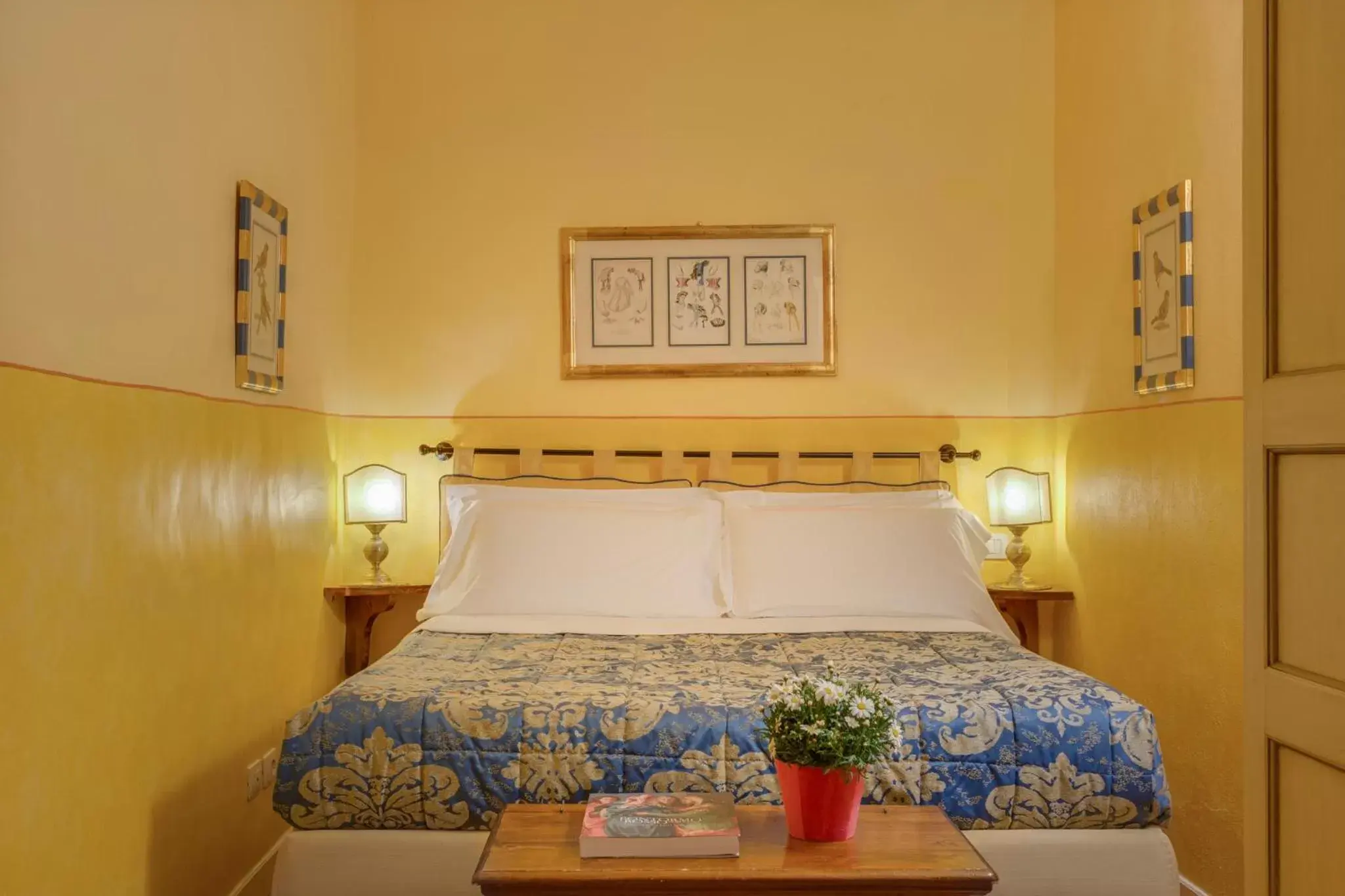 Bedroom, Bed in La Casa Del Garbo - Luxury Rooms & Suite