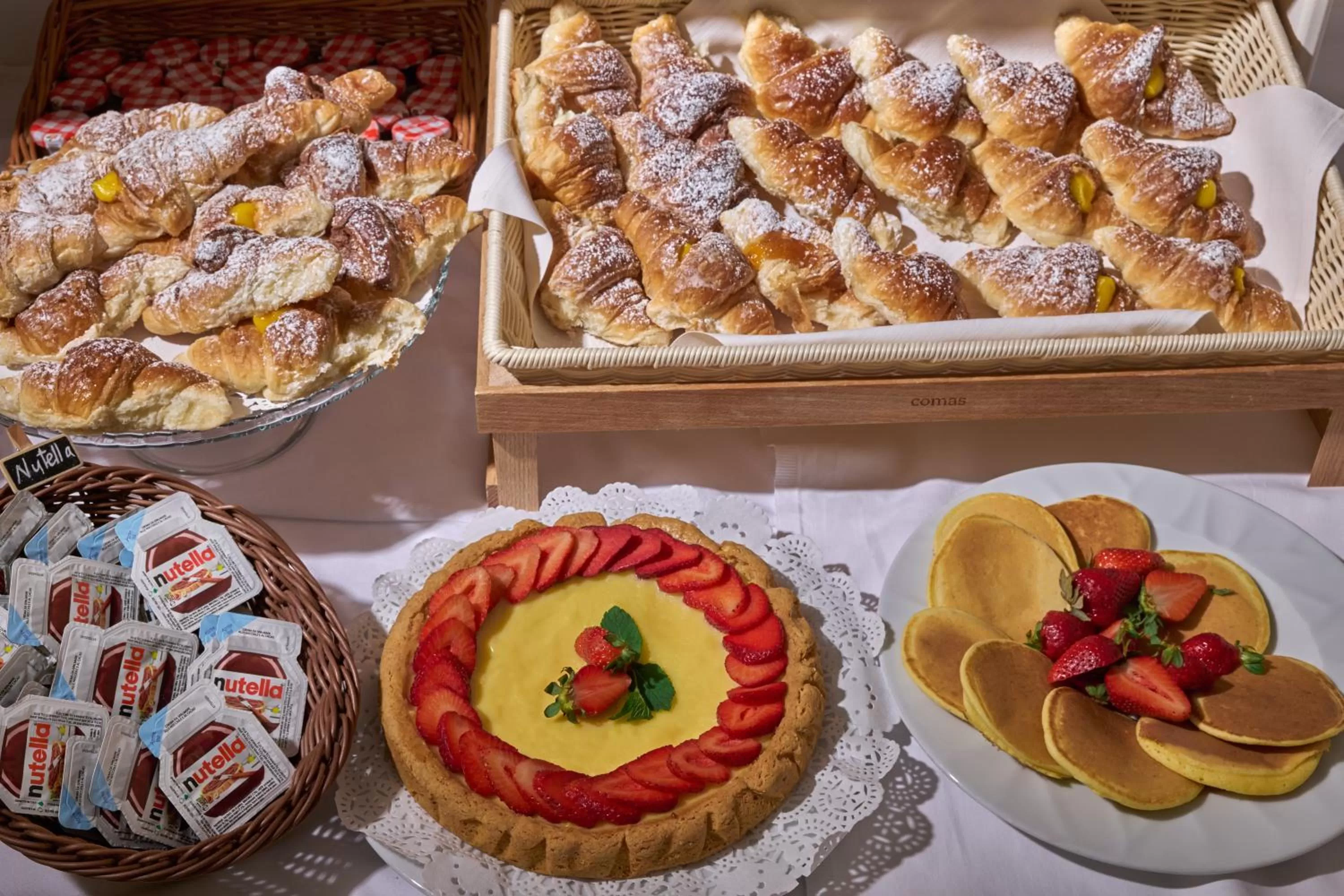 Breakfast in Hotel Degli Artisti