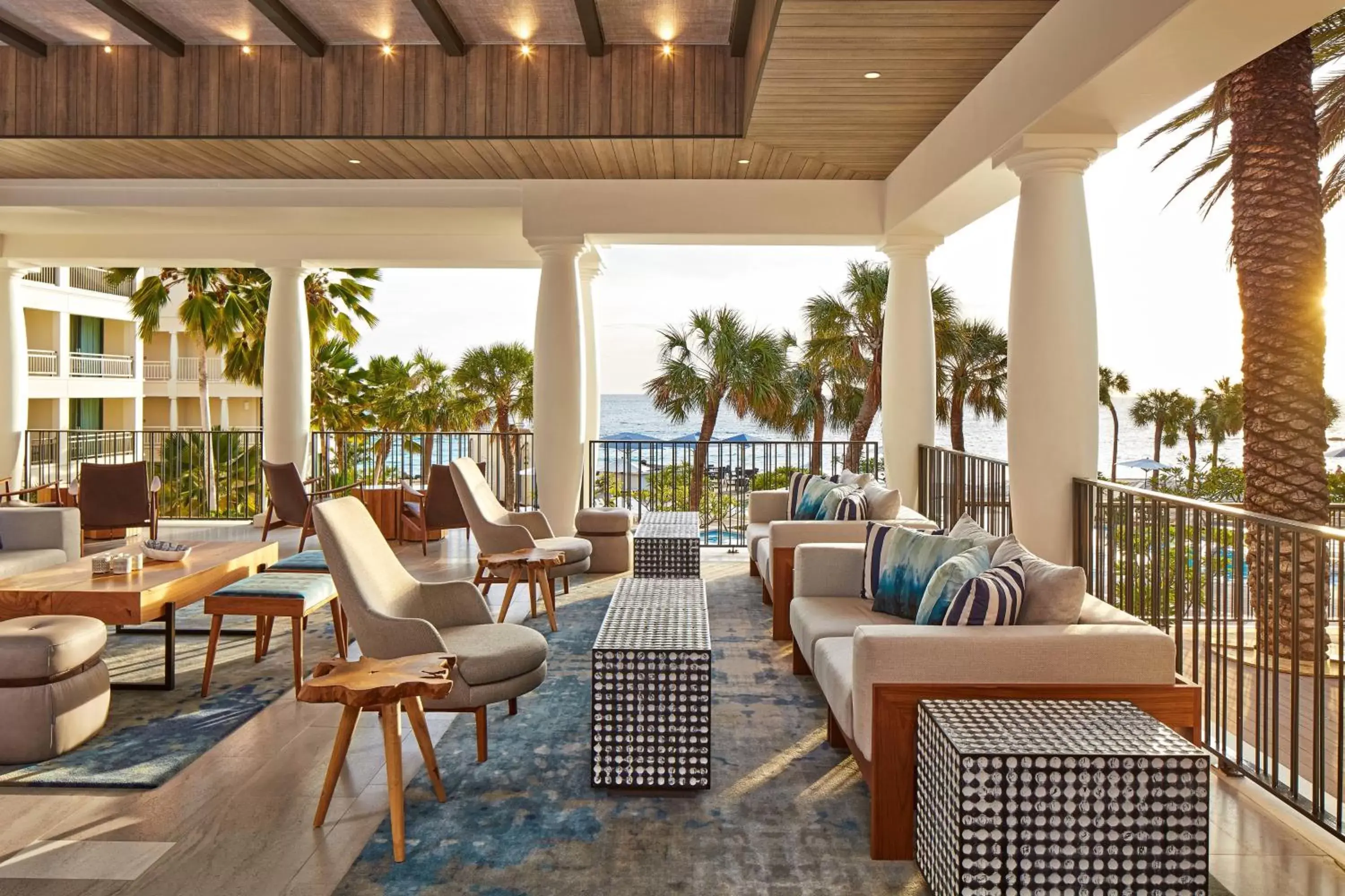 Lounge or bar in Curaçao Marriott Beach Resort
