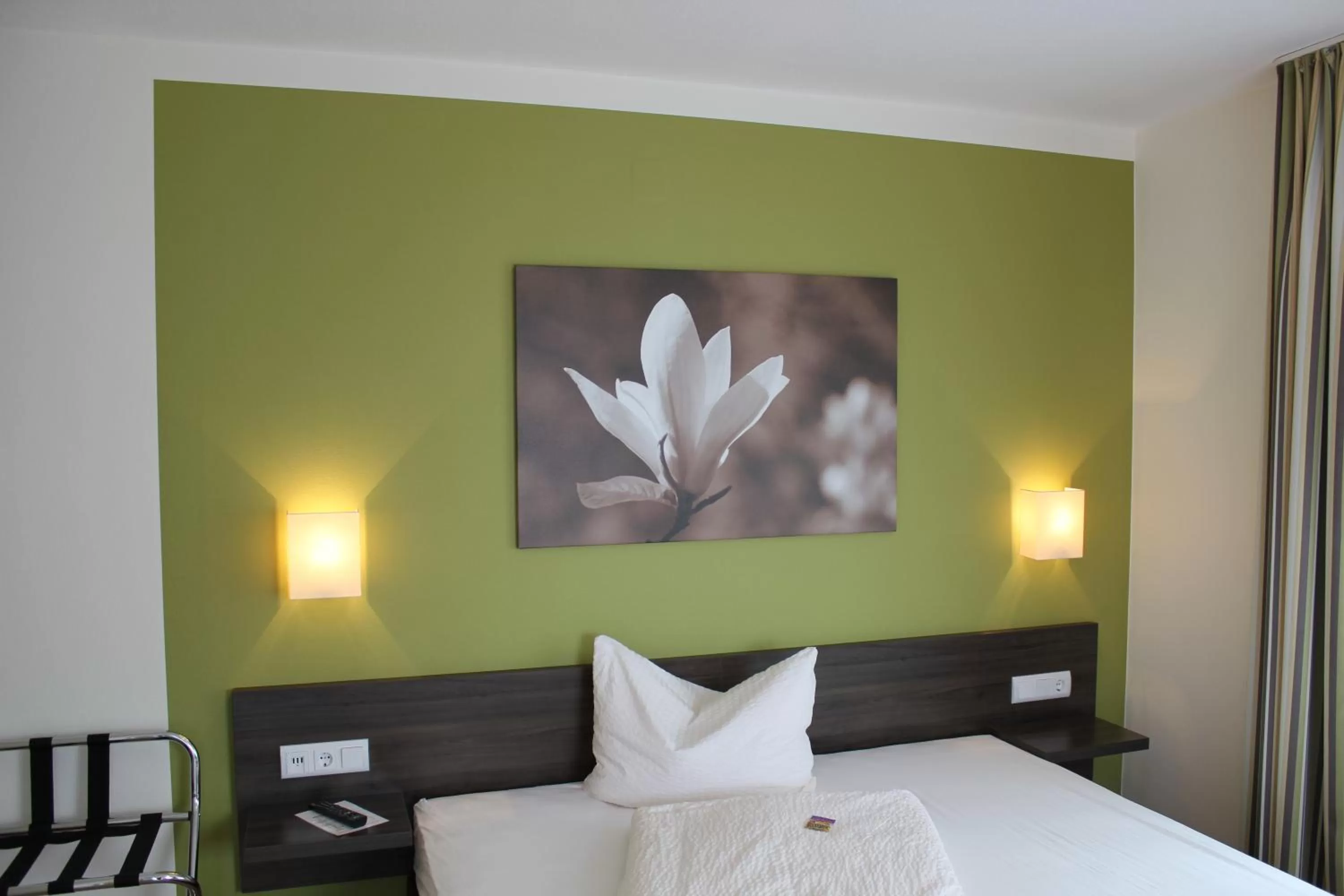 Photo of the whole room, Bed in Gasthof Weißes Roß