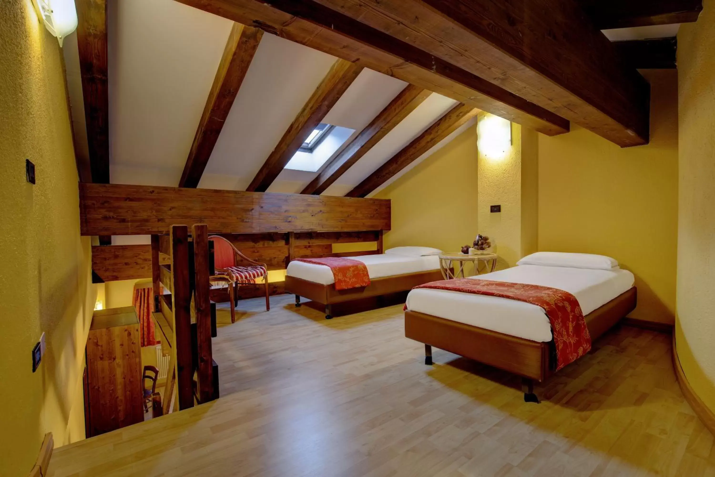 Bedroom, Bed in iH Hotels Courmayeur Mont Blanc