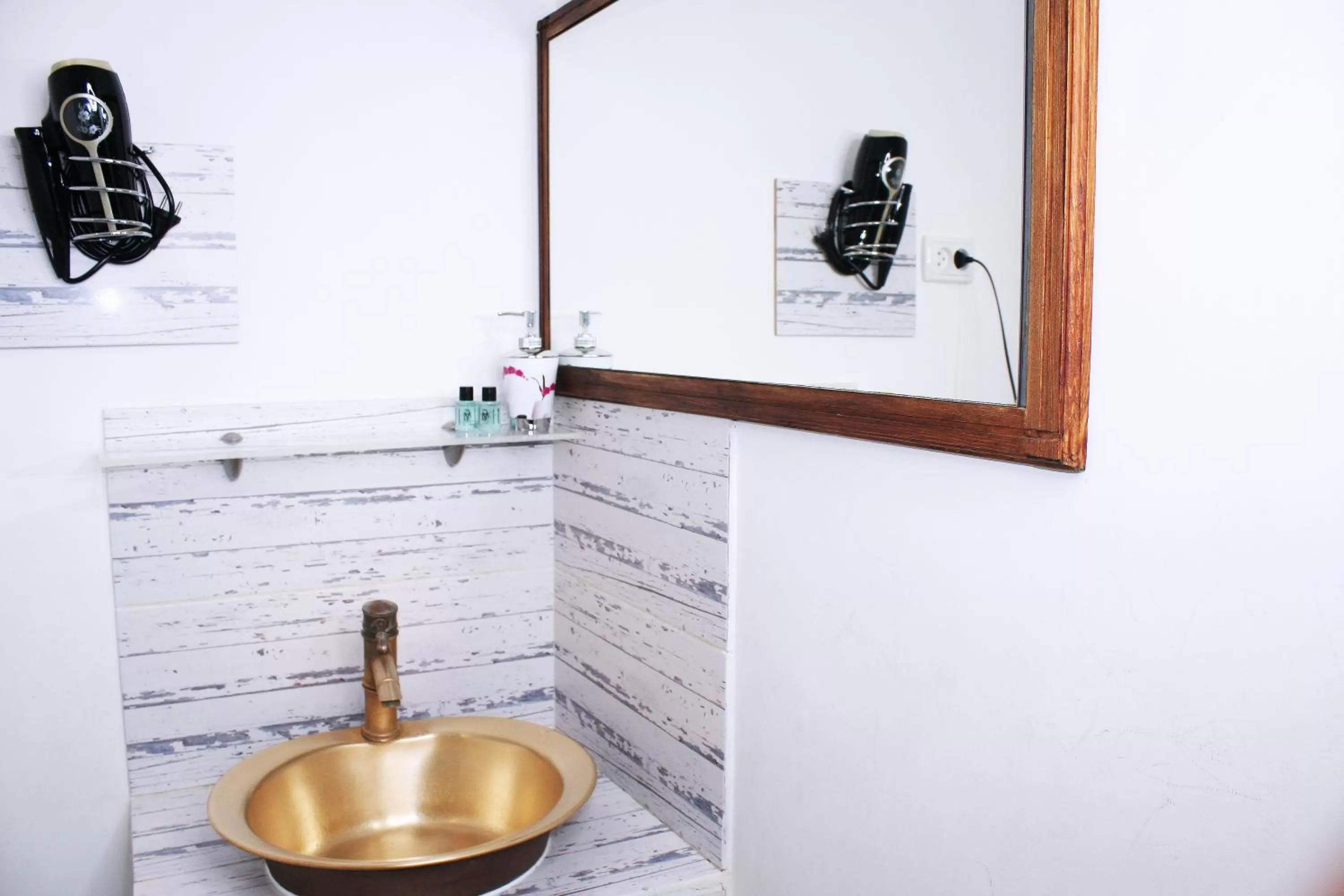 Bathroom in MAMBA HOTEL - готель в укритті