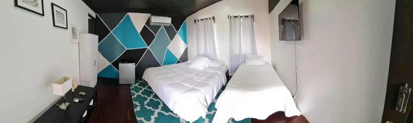 Bathroom, Bed in Hotel Cañas