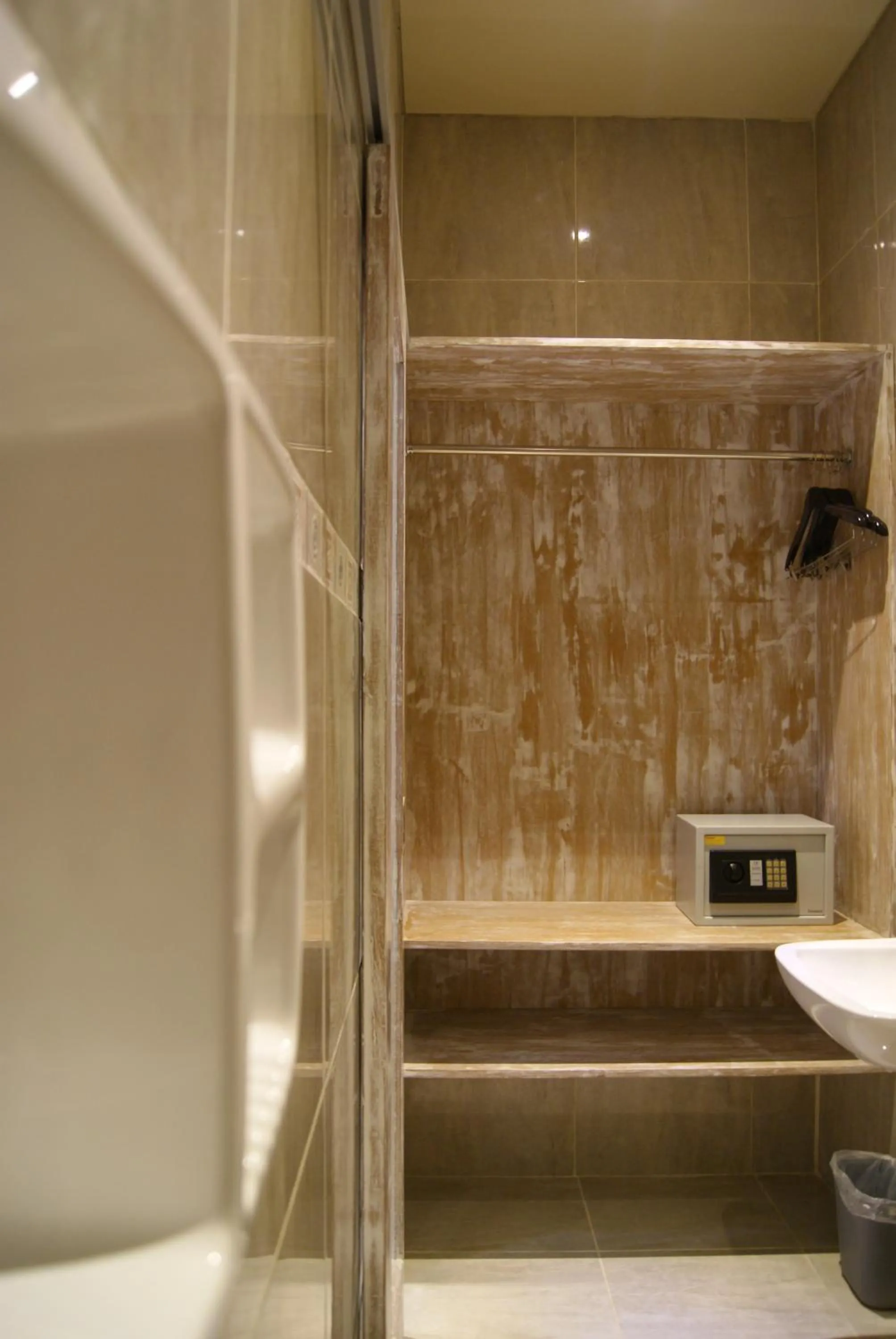 Bathroom in Sugiras Living