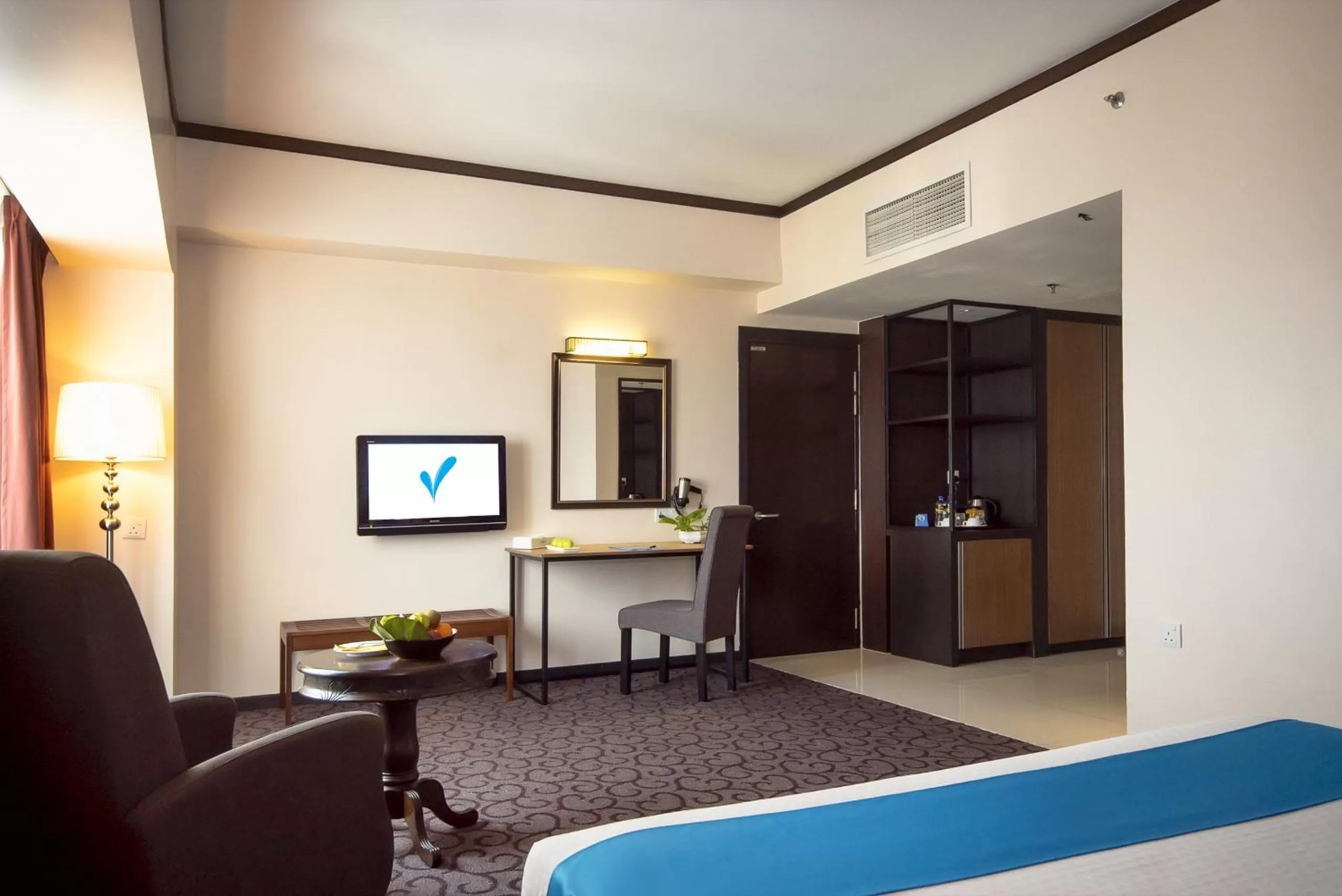 Seating area, Bed in Kinta Riverfront Hotel & Suites