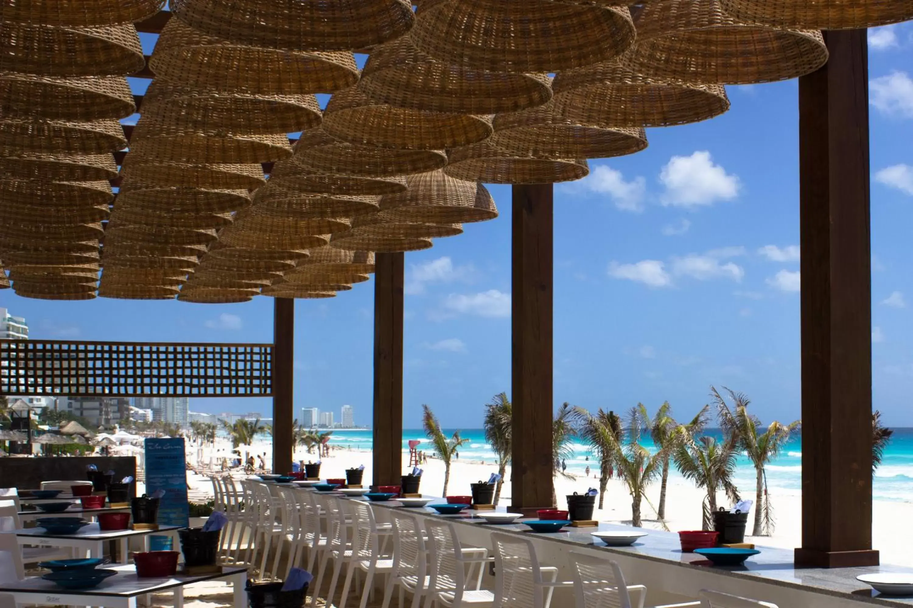 Restaurant/places to eat in Live Aqua Beach Resort Cancun