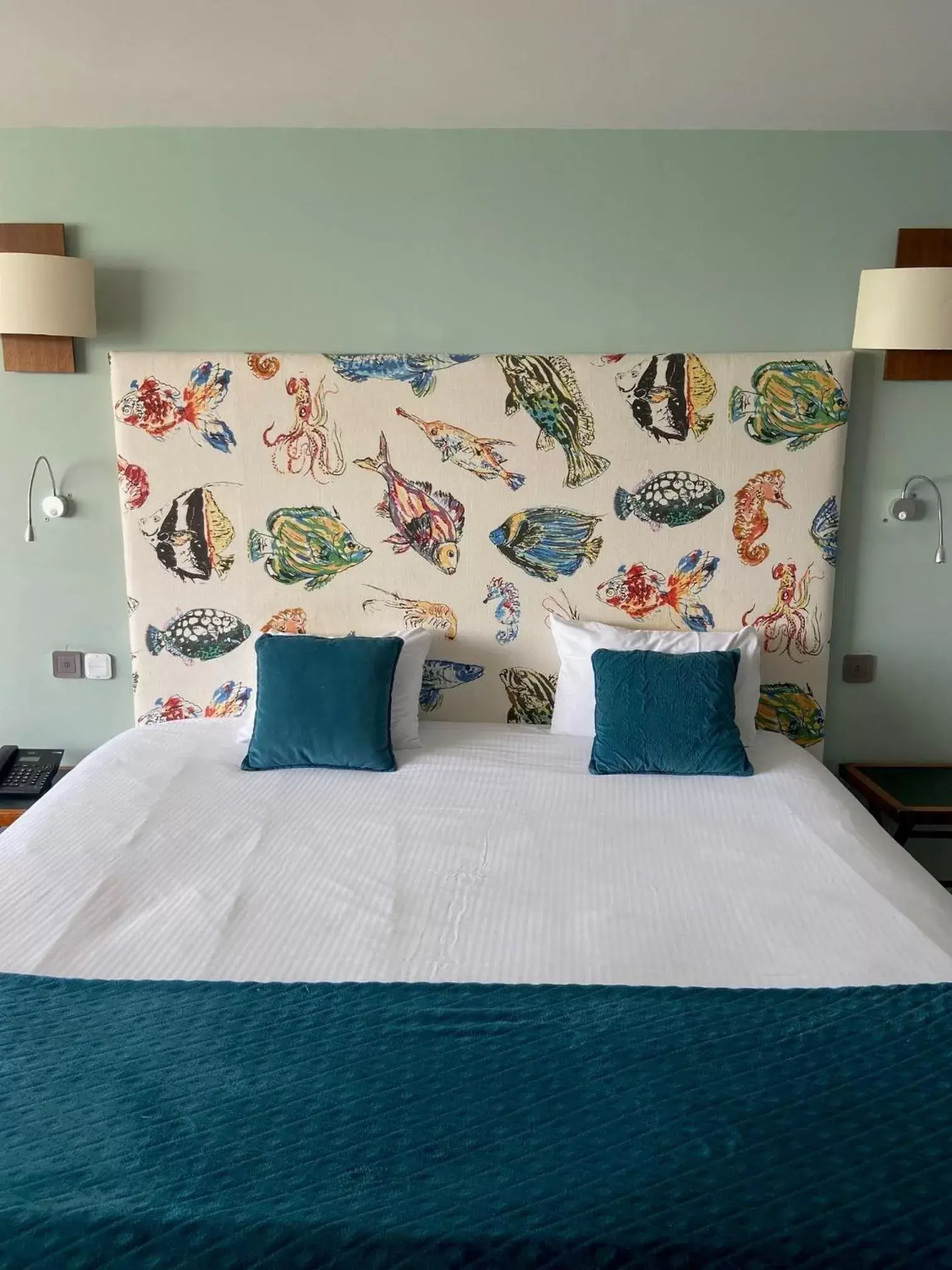 Bed in LOGIS HOTEL - La Petite Rade Bed in LOGIS HOTEL - La Petite Rade