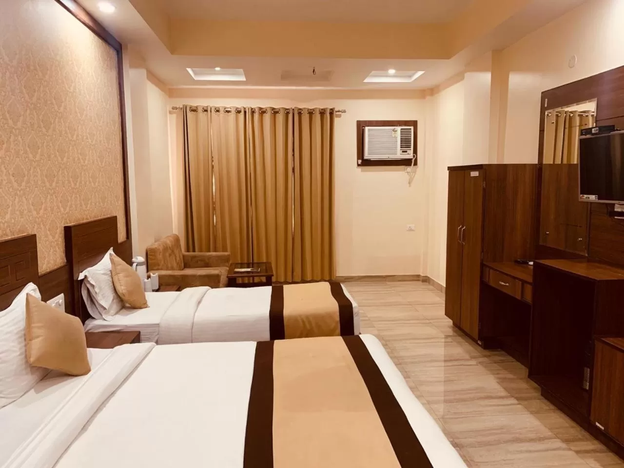 Photo of the whole room, Bed in Hotel The Vaishno Devi Hills