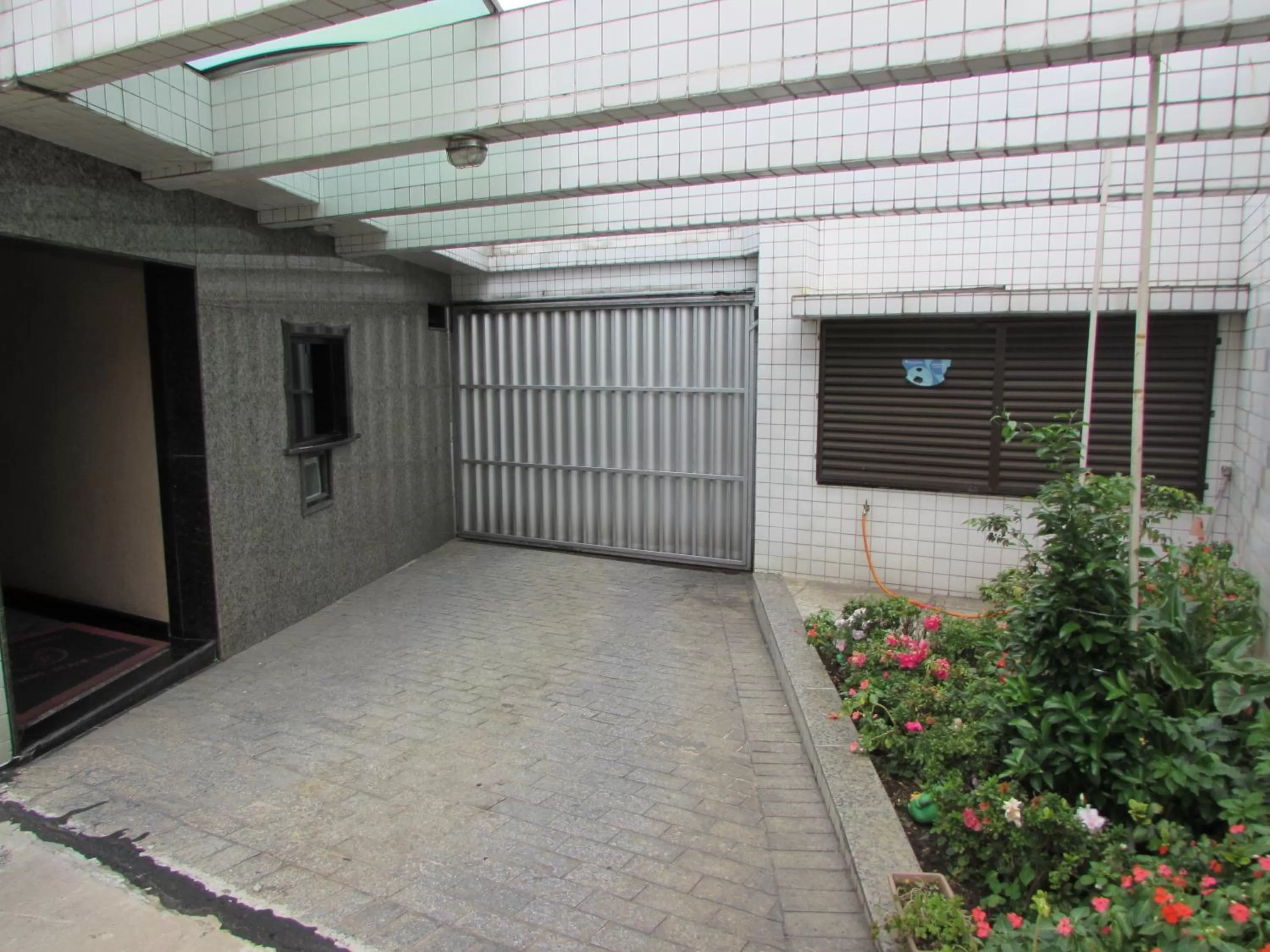 Property building in Pleasant Place Hotel