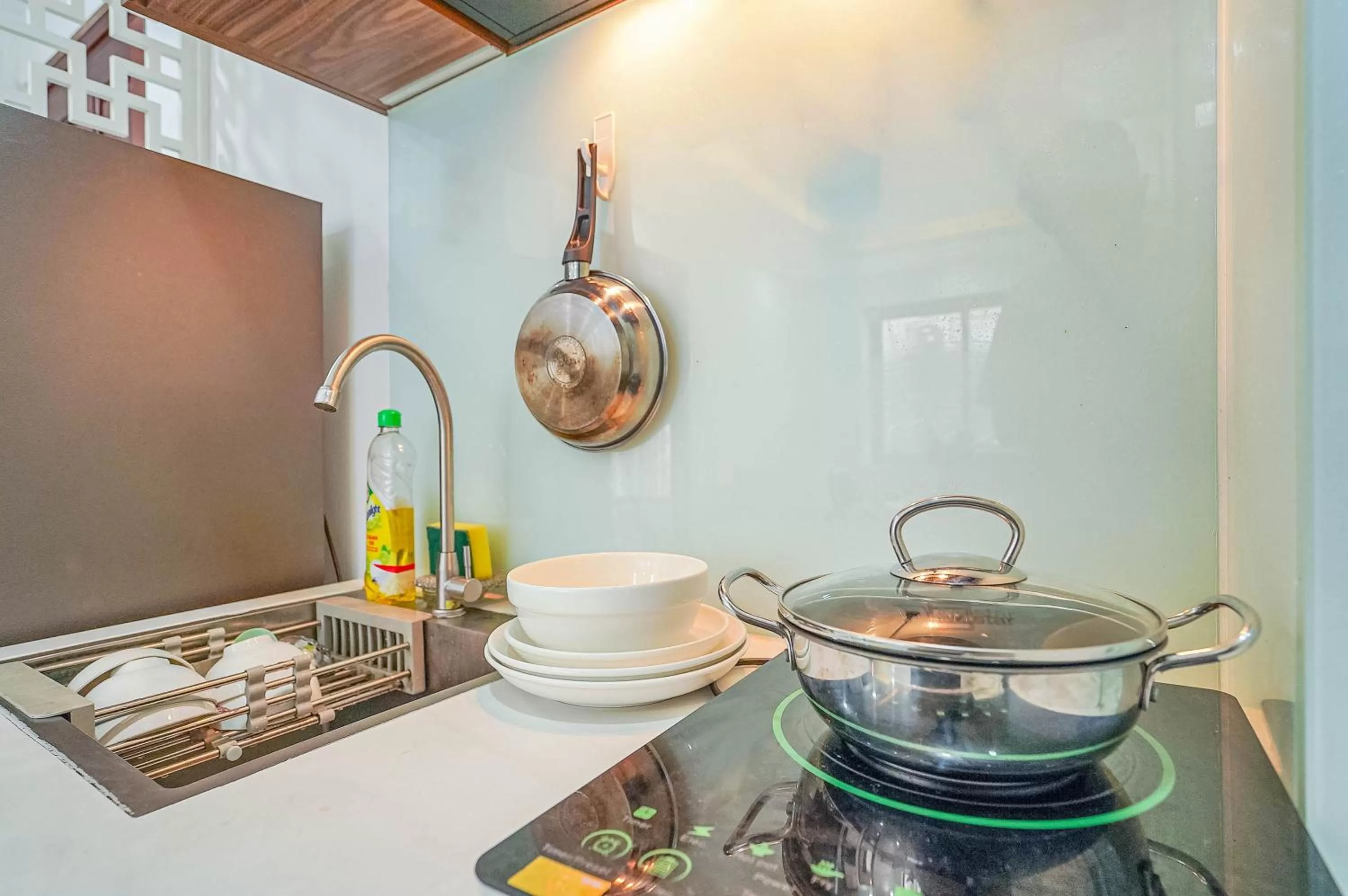 Kitchen or kitchenette in Spring Hill Apartment -The High Class