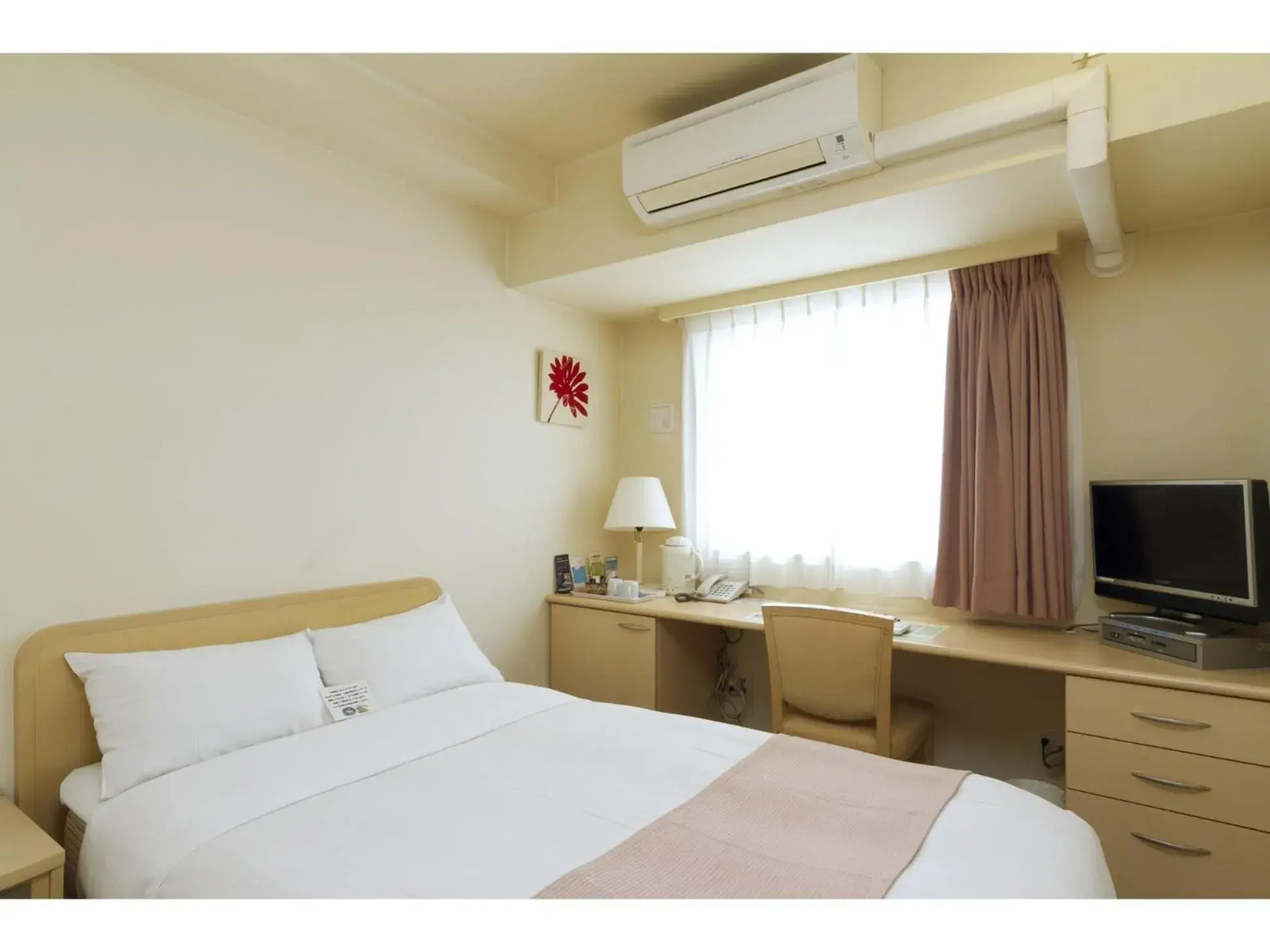 Photo of the whole room, Bed in Hotel Famy Inn Kinshicho Photo of the whole room, Bed in Hotel Famy Inn Kinshicho