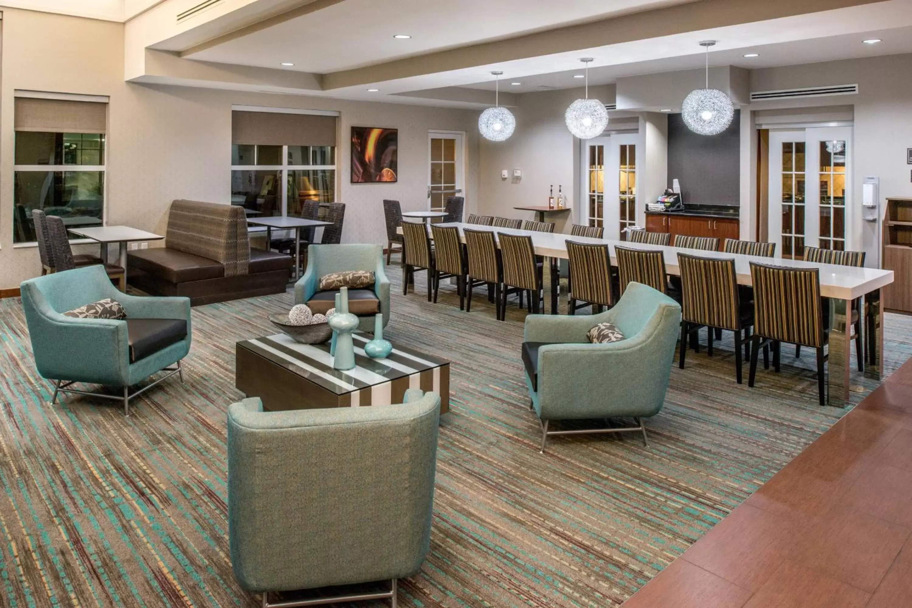 Restaurant/places to eat in Residence Inn Waynesboro