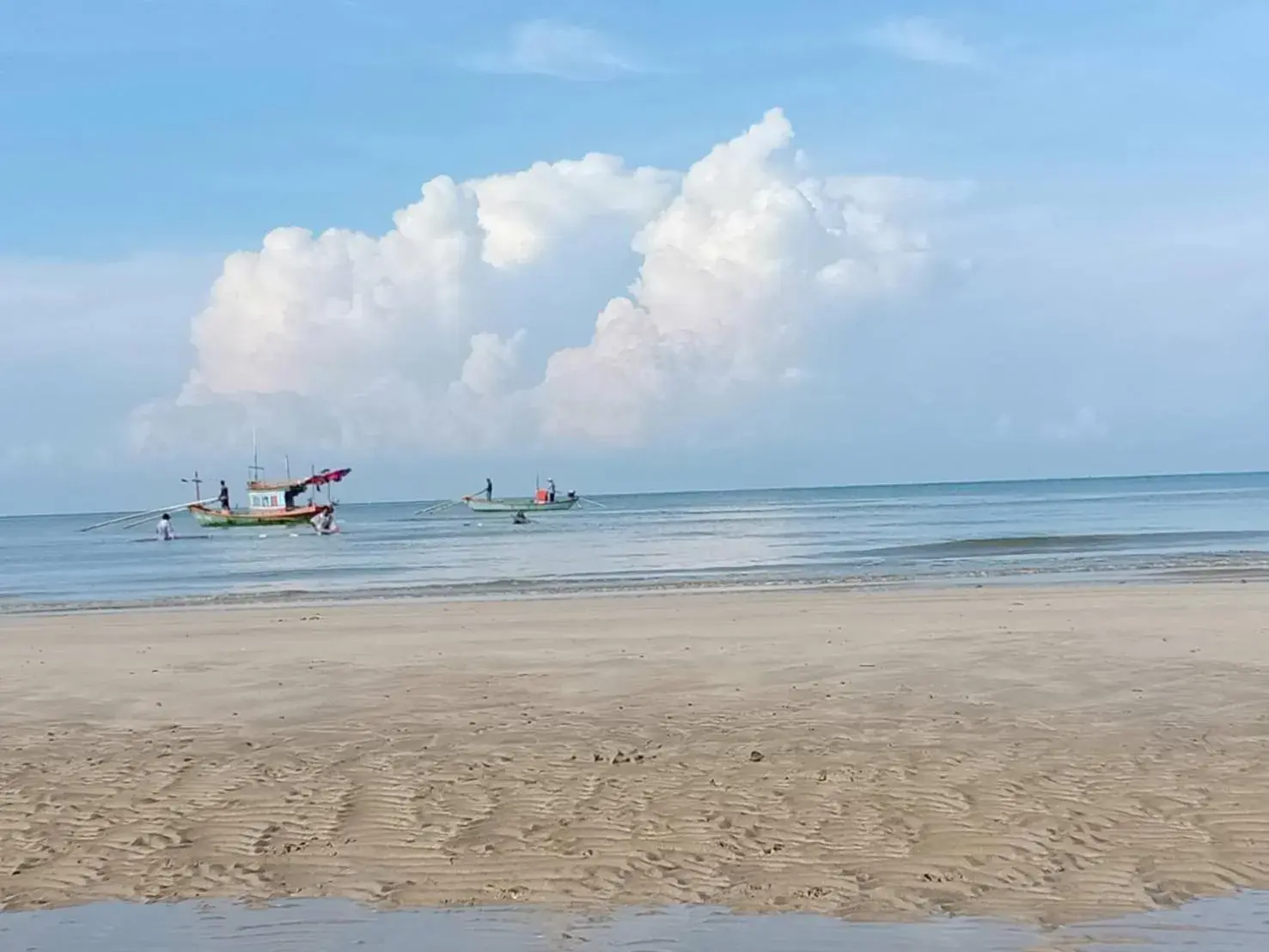 Beach in Chaolao Tosang Beach Hotel