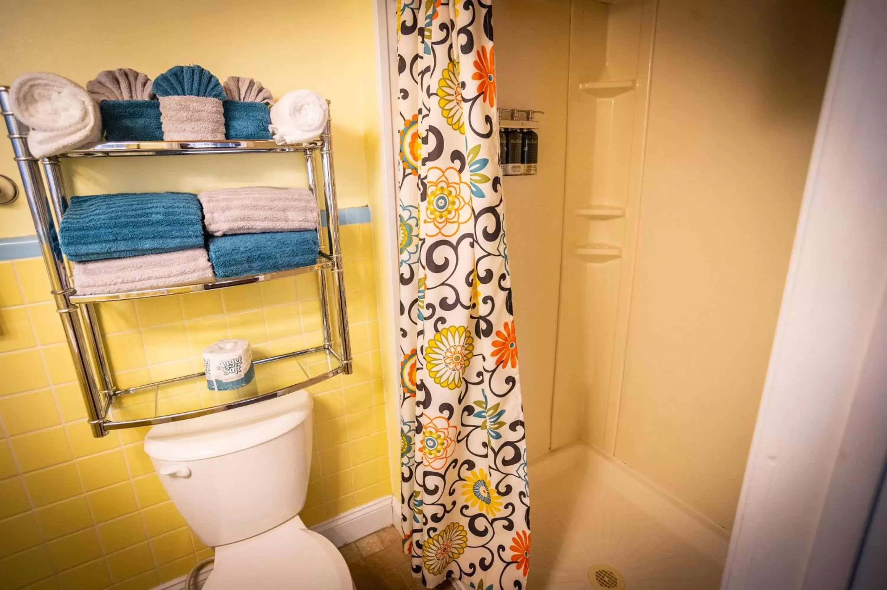 Bathroom in Sherwood Court Cottages