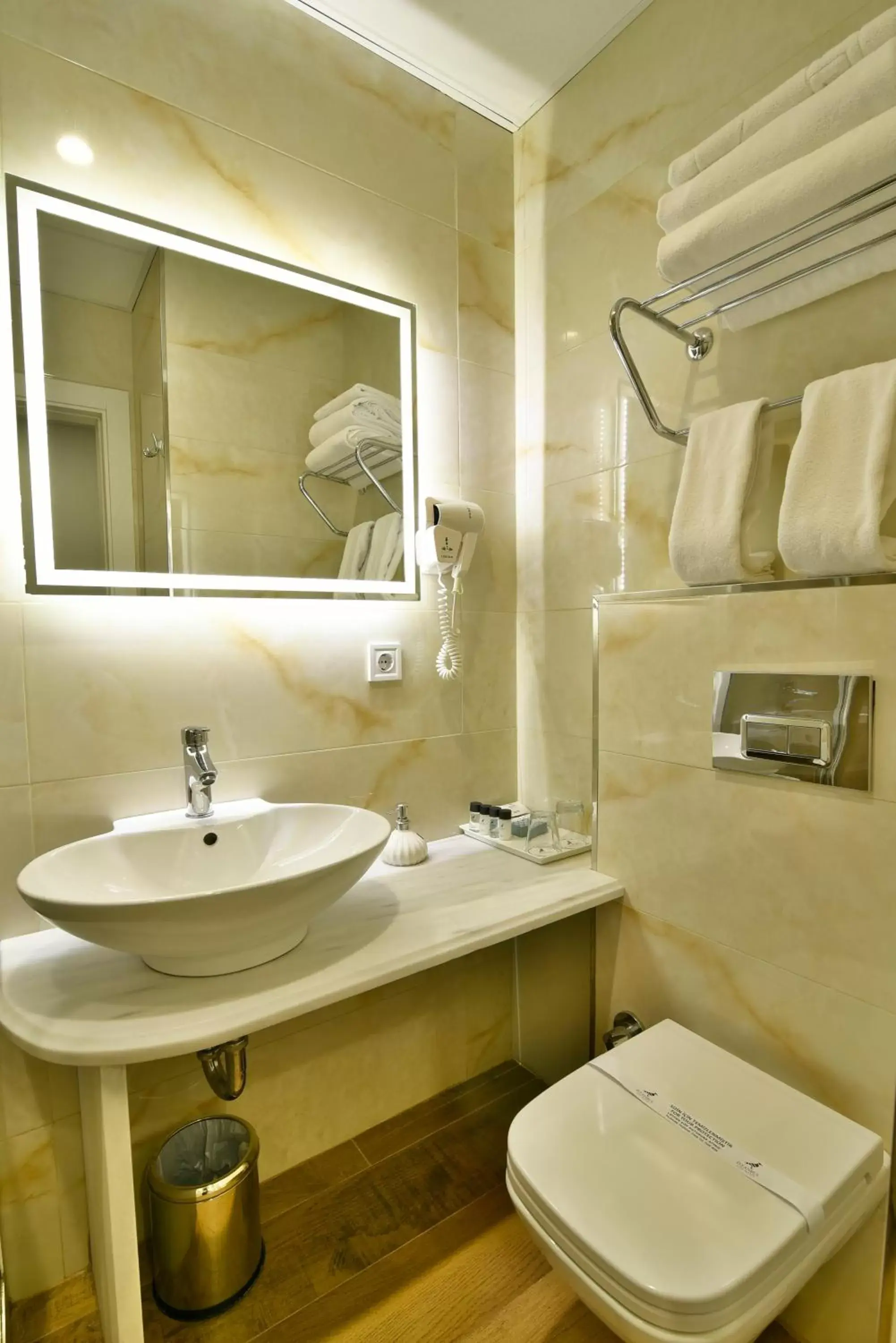 Bathroom in Istanbul Life Hotel