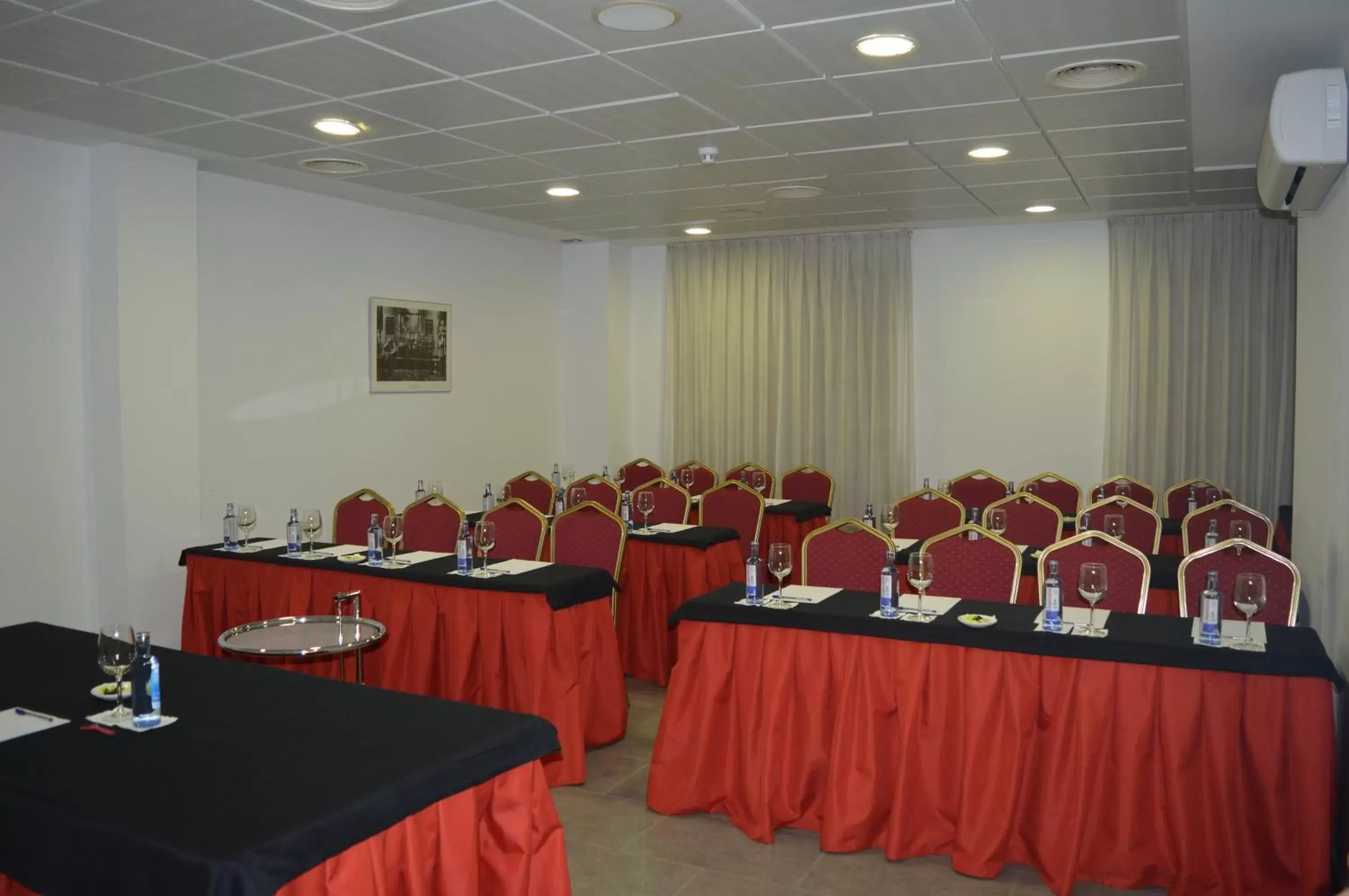 Lounge or bar in Hotel Spa Odeón Lounge or bar in Hotel Spa Odeón