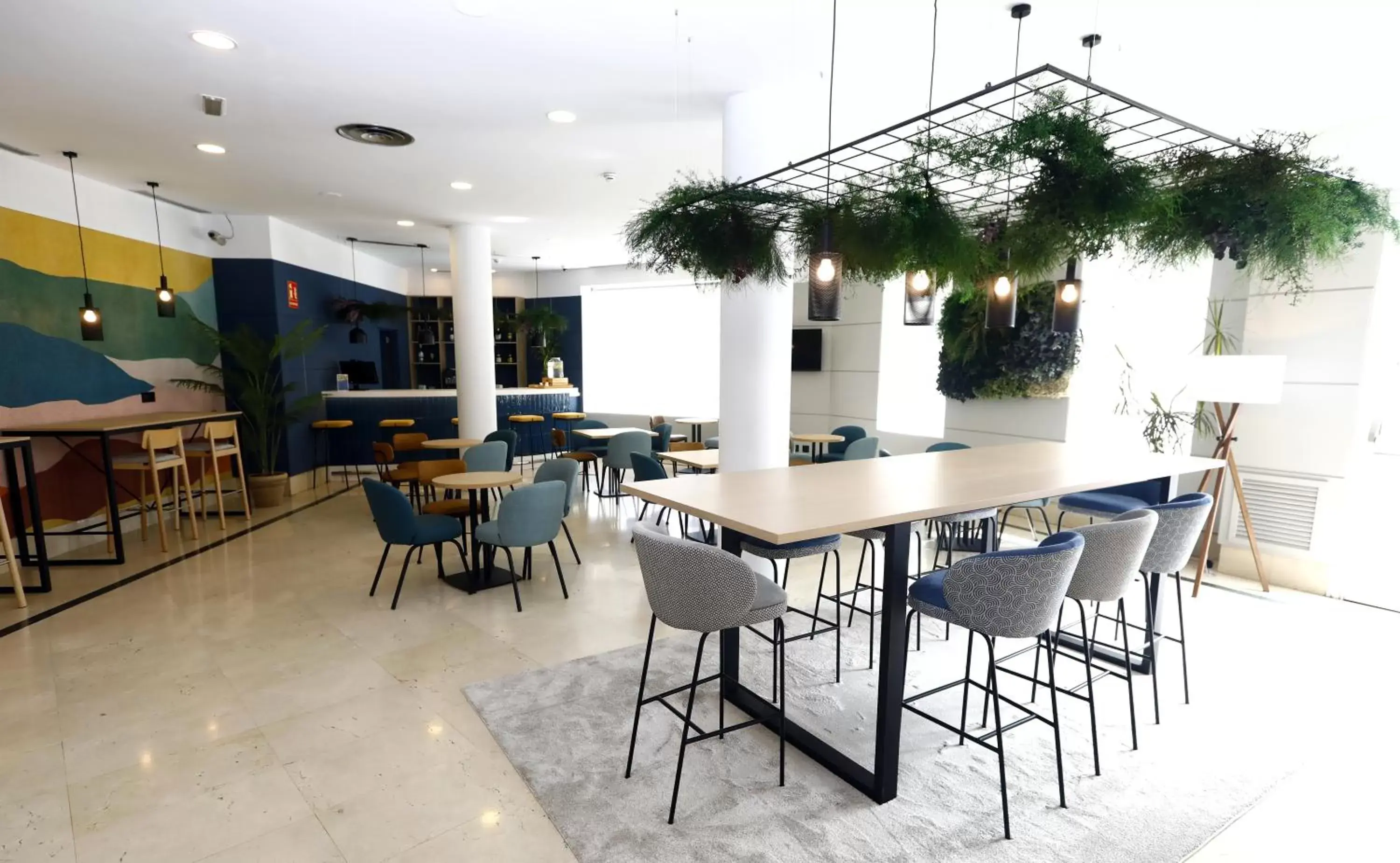 Lobby or reception, Restaurant/Places to Eat in Travelodge Madrid Coslada Aeropuerto