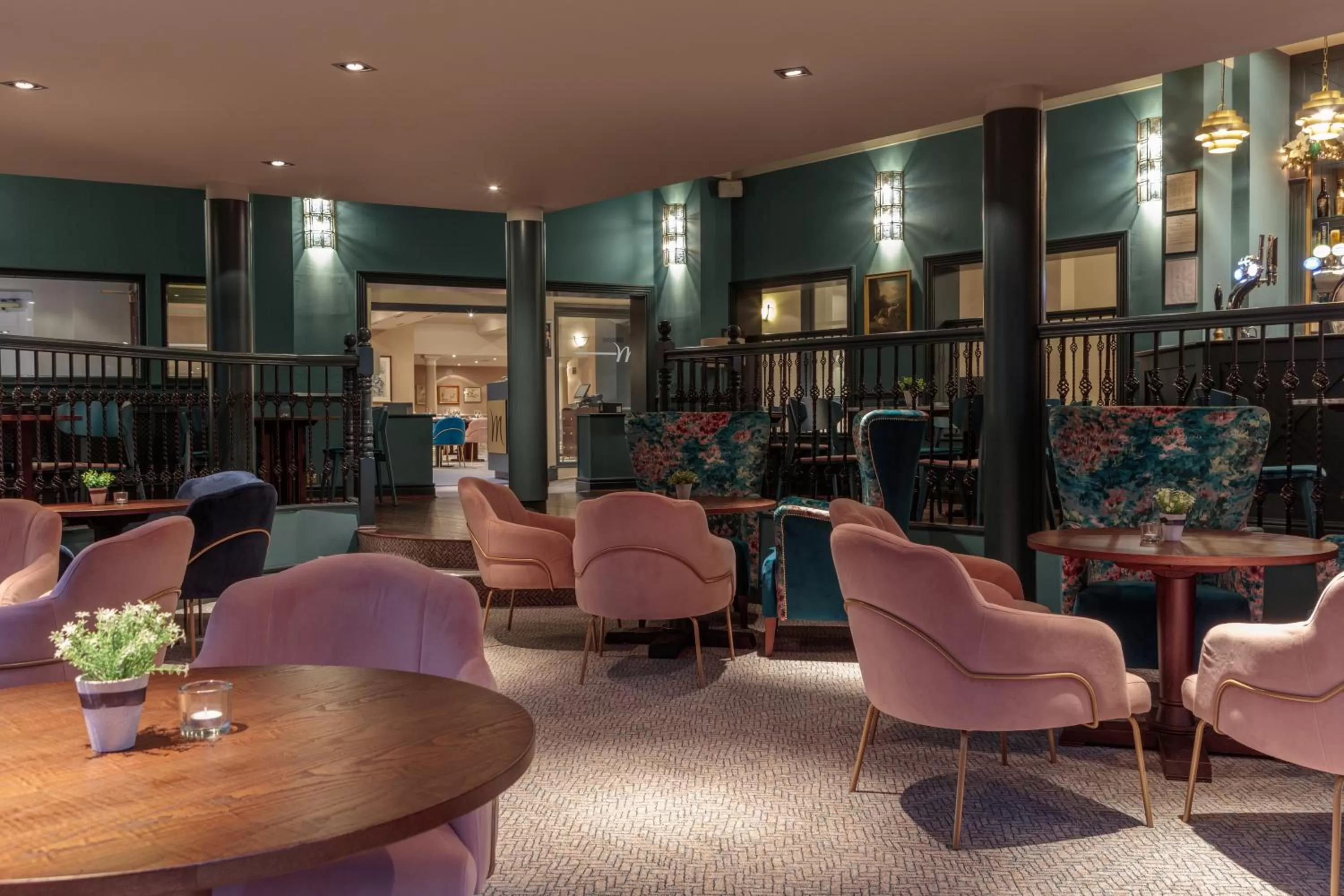 Lounge or bar in Mercure Blackburn Dunkenhalgh Hotel & Spa