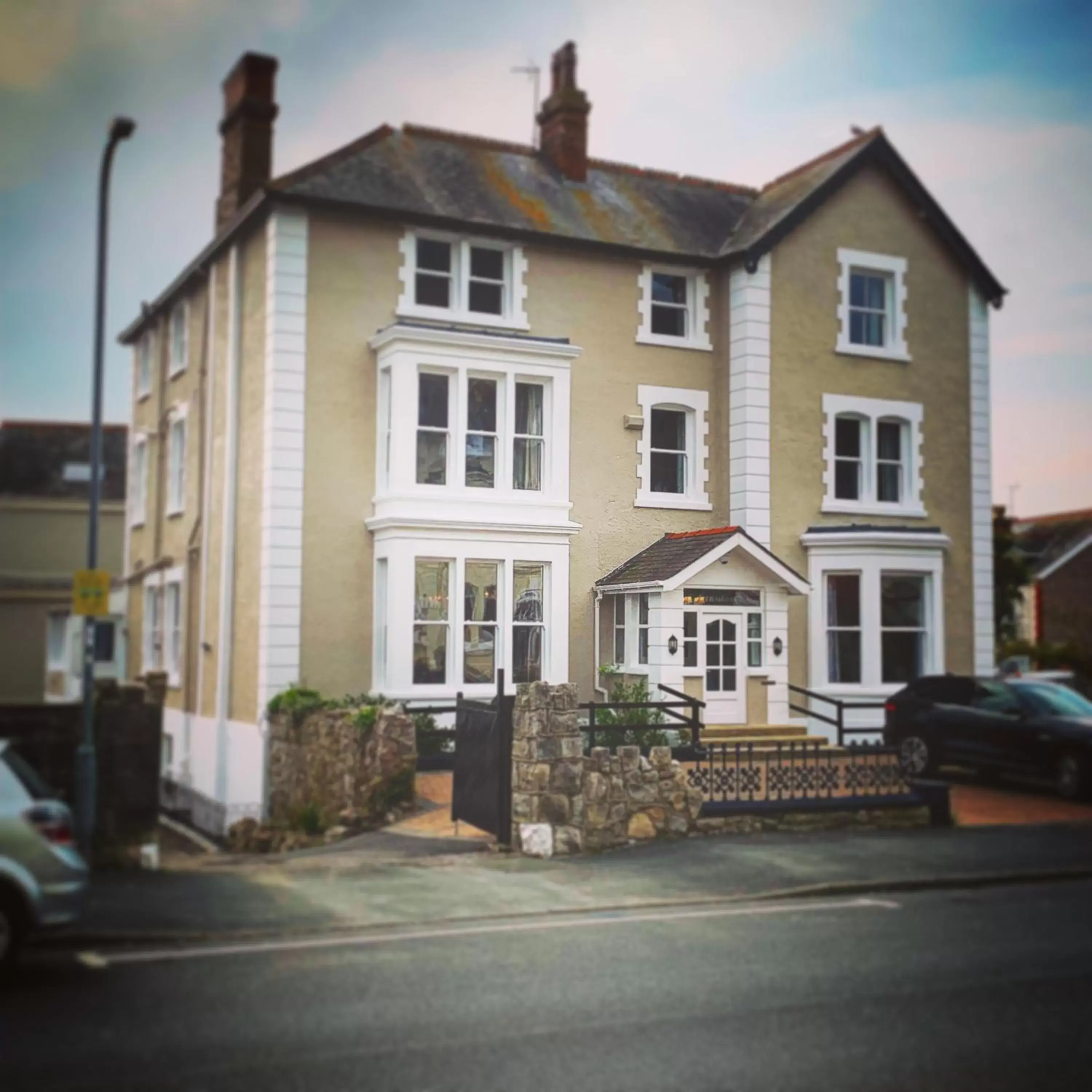 Small Double Room - single occupancy in Lansdowne House with Private Car Park Small Double Room - single occupancy in Lansdowne House with Private Car Park