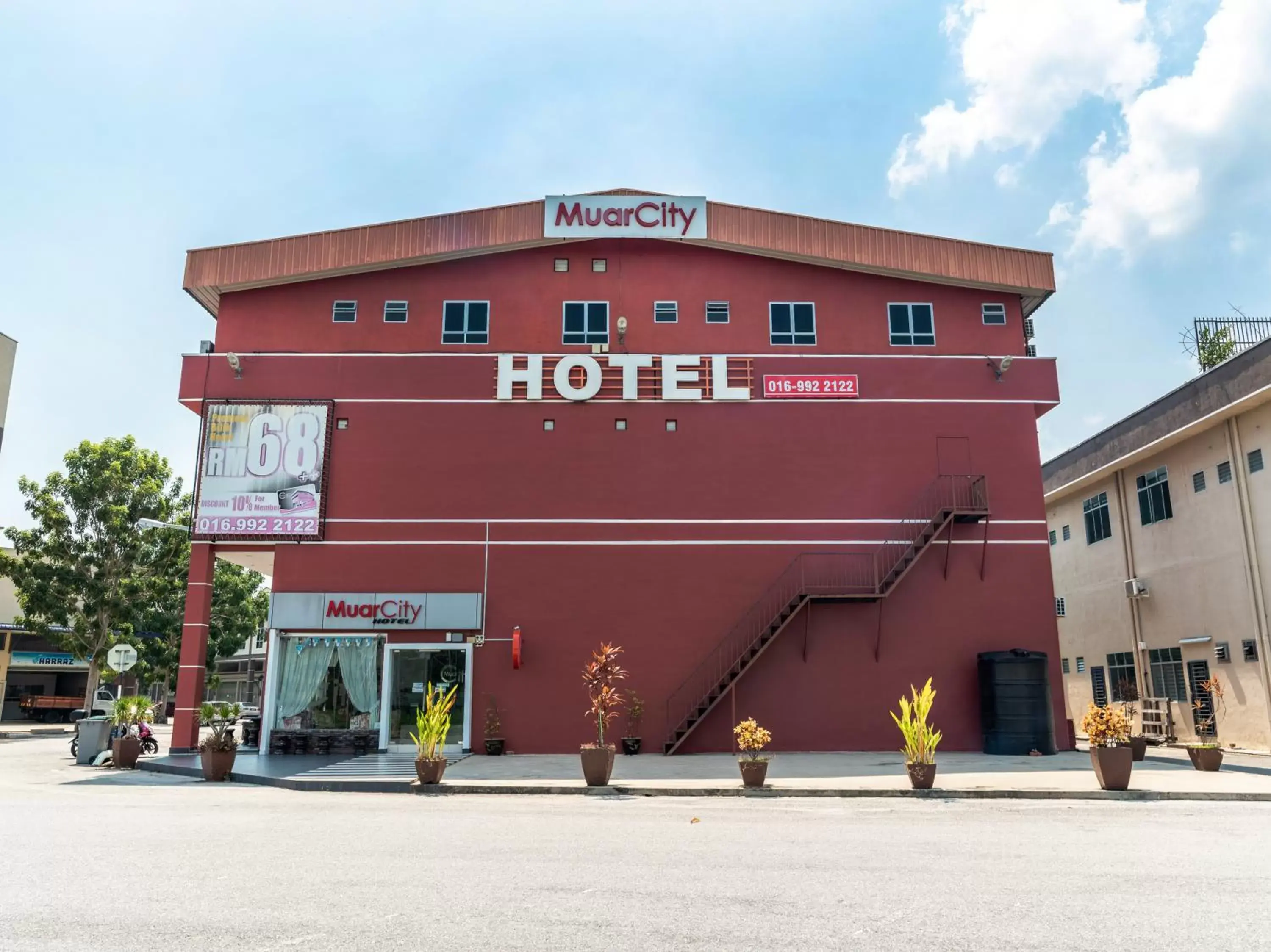 Property Building in OYO 756 Muar City Hotel