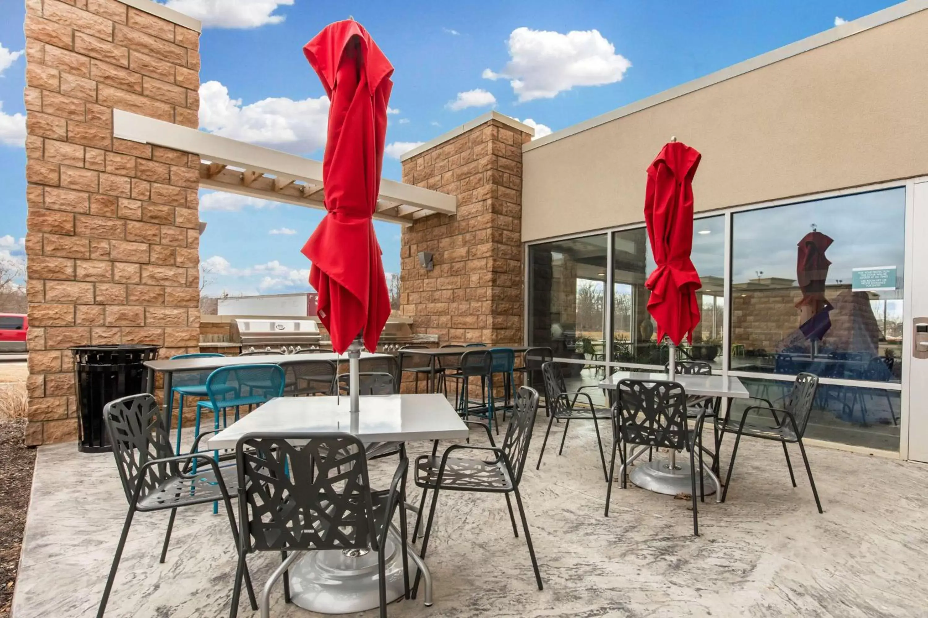 Patio in Home2 Suites By Hilton Olive Branch